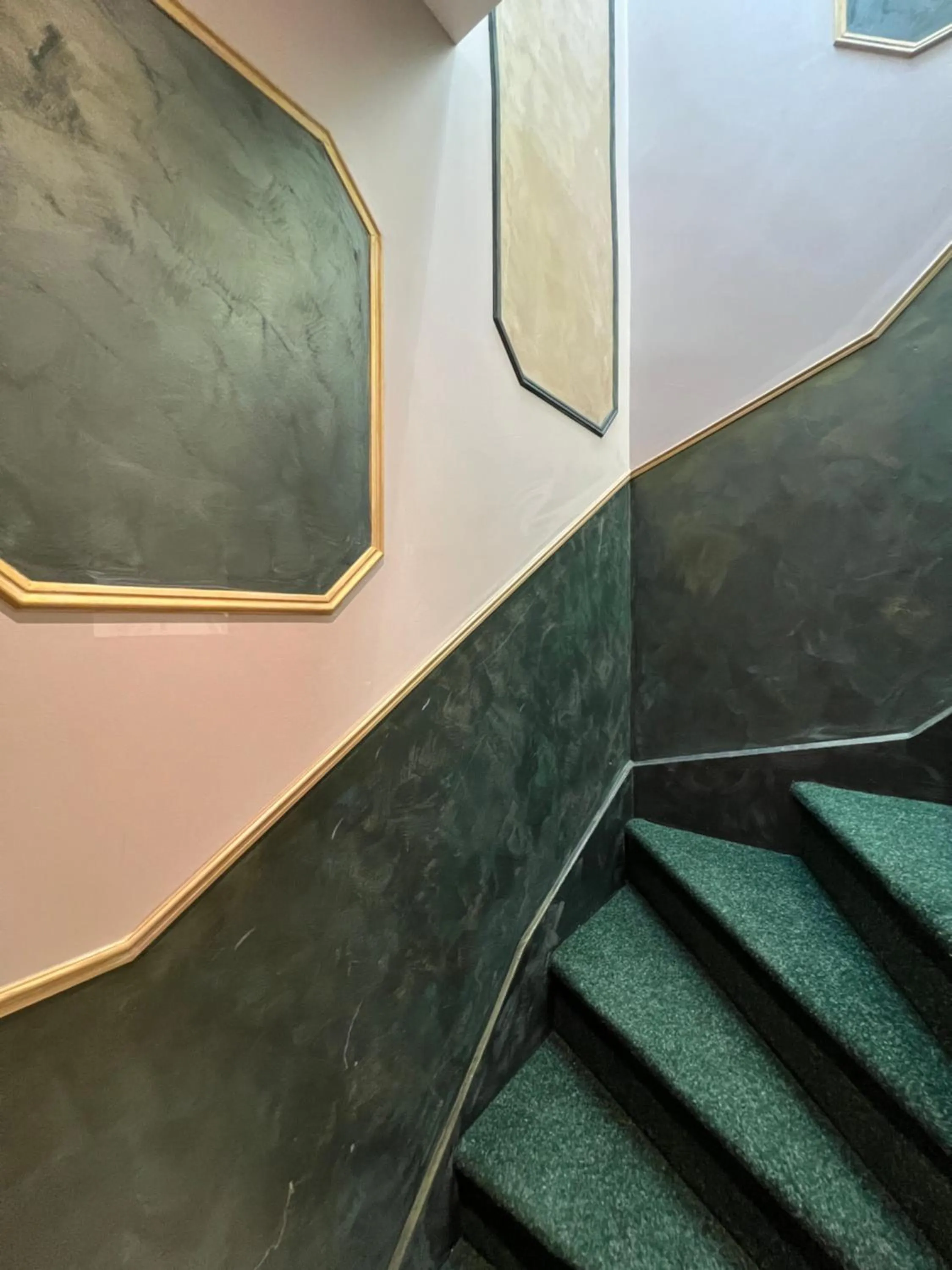 Decorative detail in Paragraph Edmonton