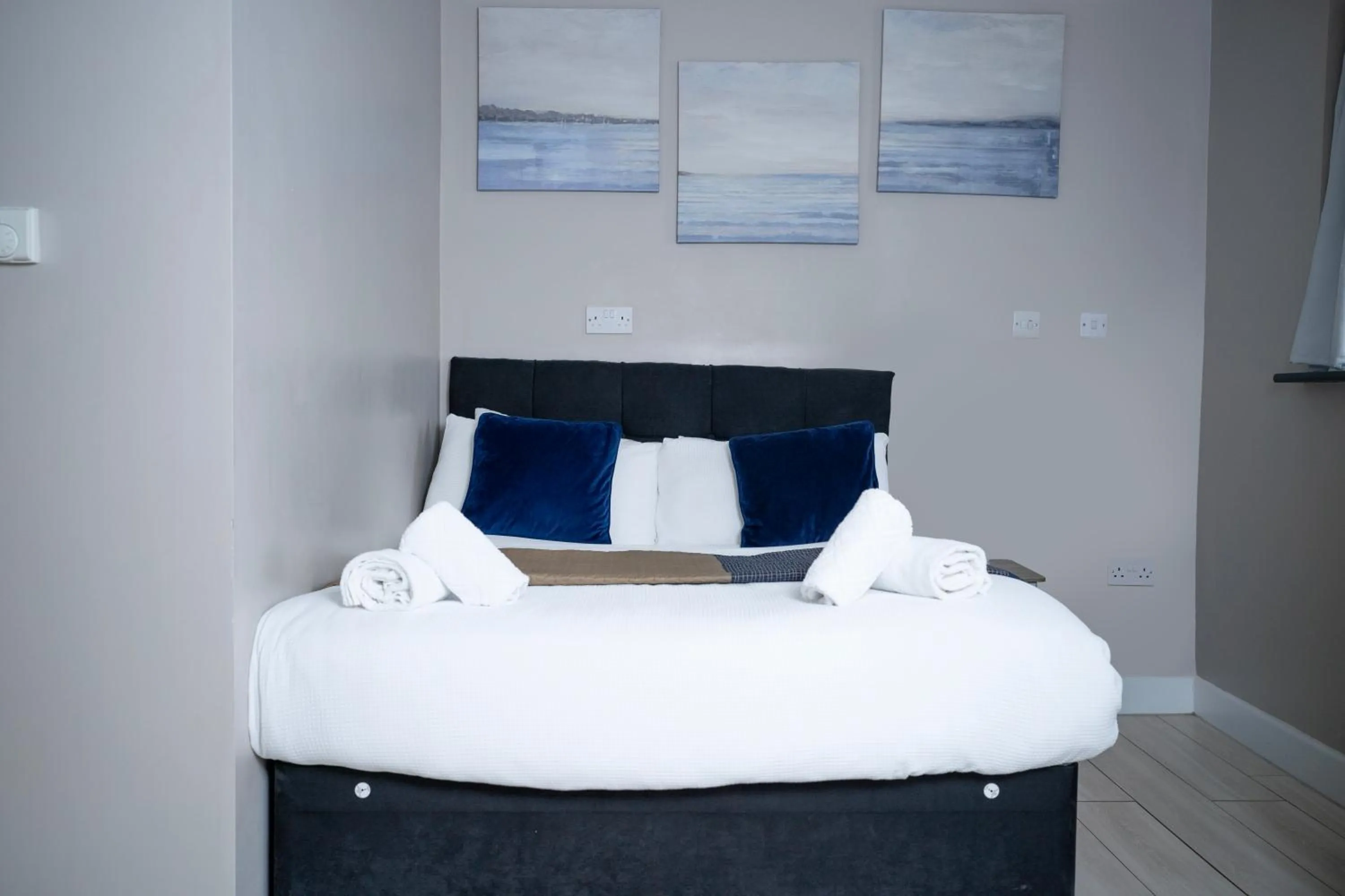 Bed in Paragraph Edmonton