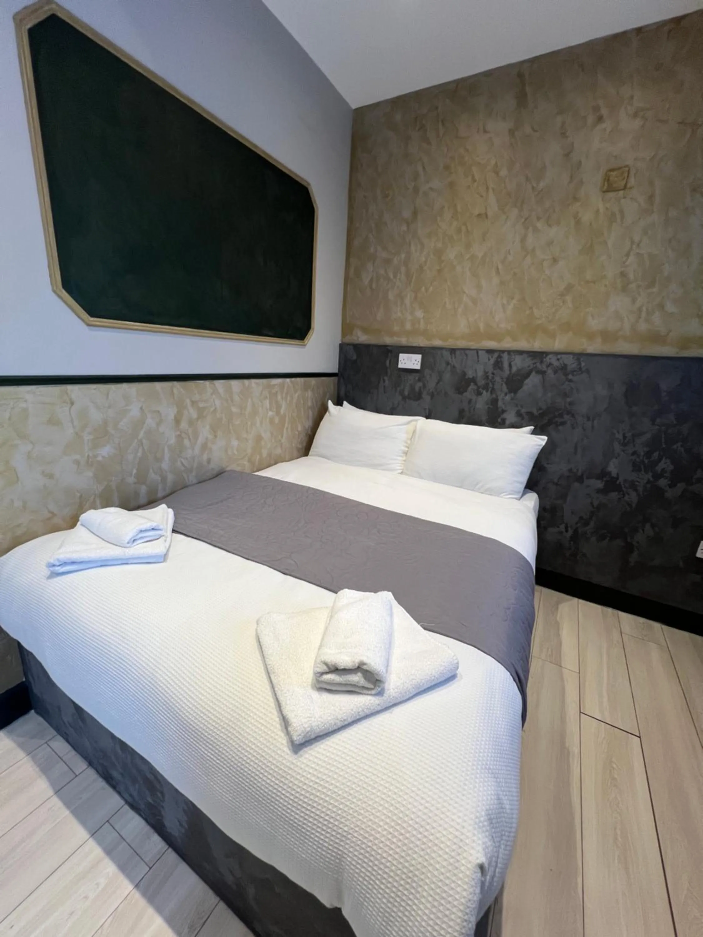 Bed in Paragraph Edmonton