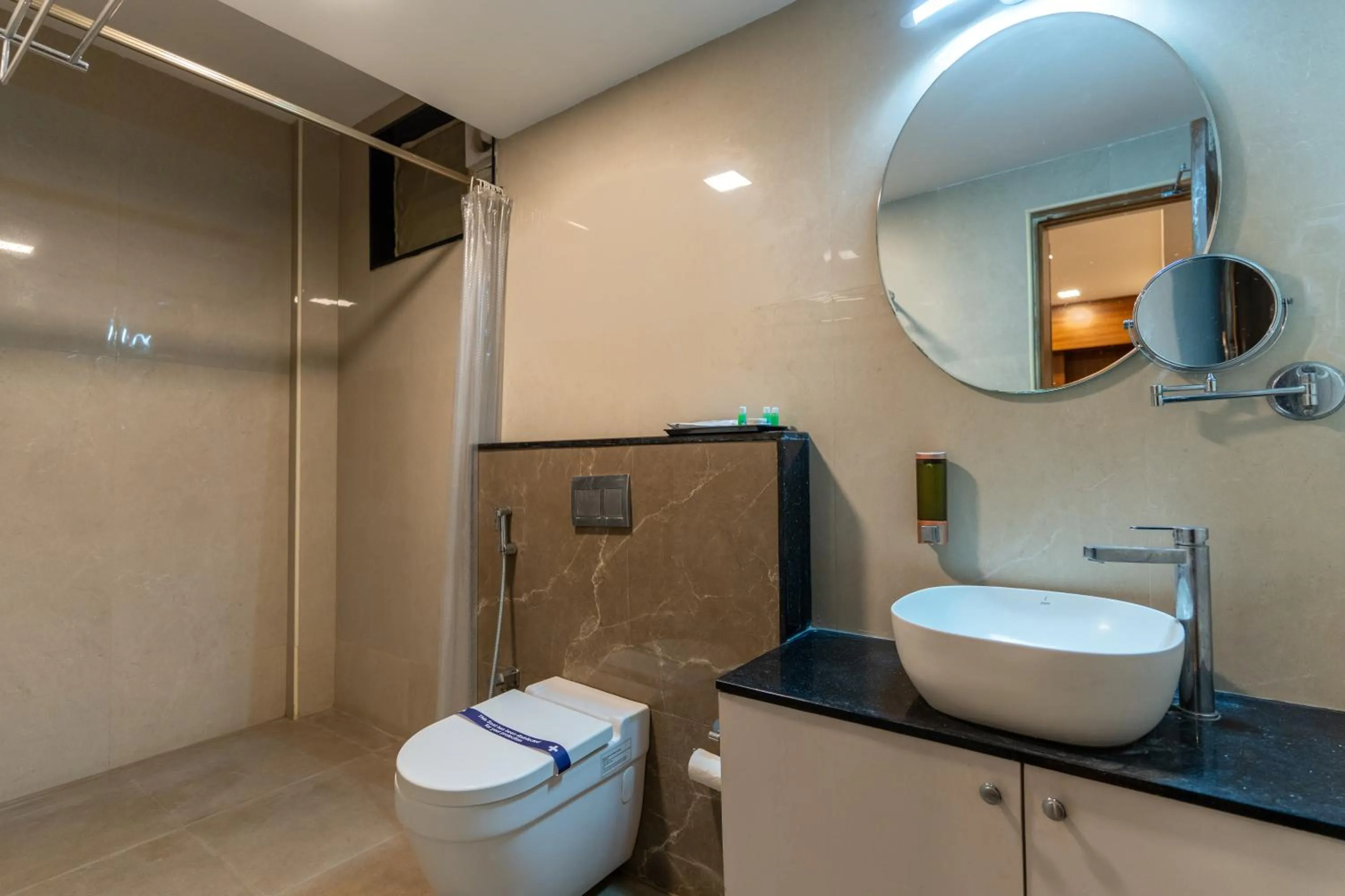 Toilet in HOTEL BLUEMOON