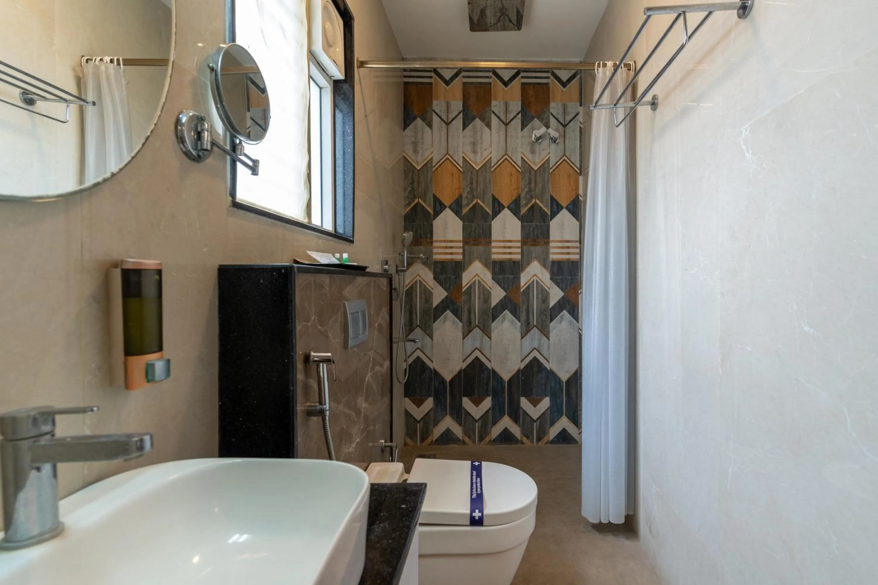 Toilet in HOTEL BLUEMOON