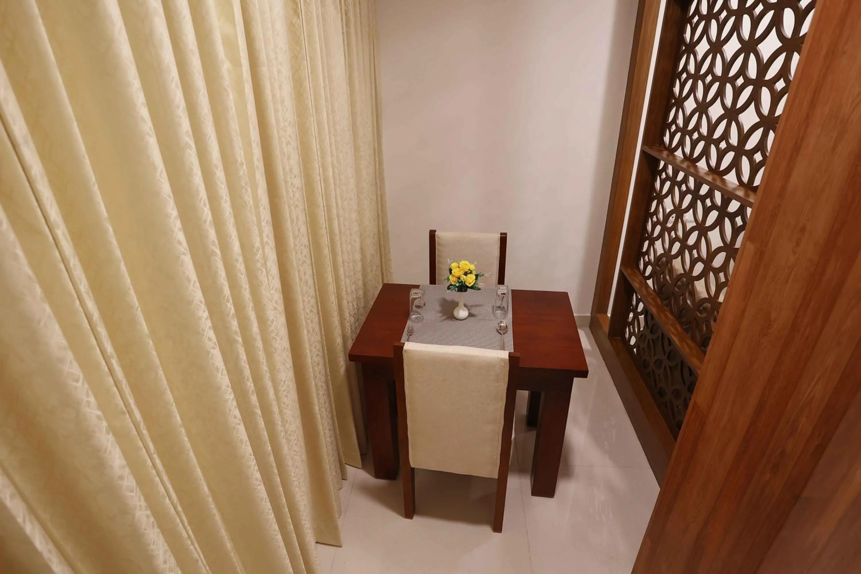 Dining area in HOTEL BLUEMOON