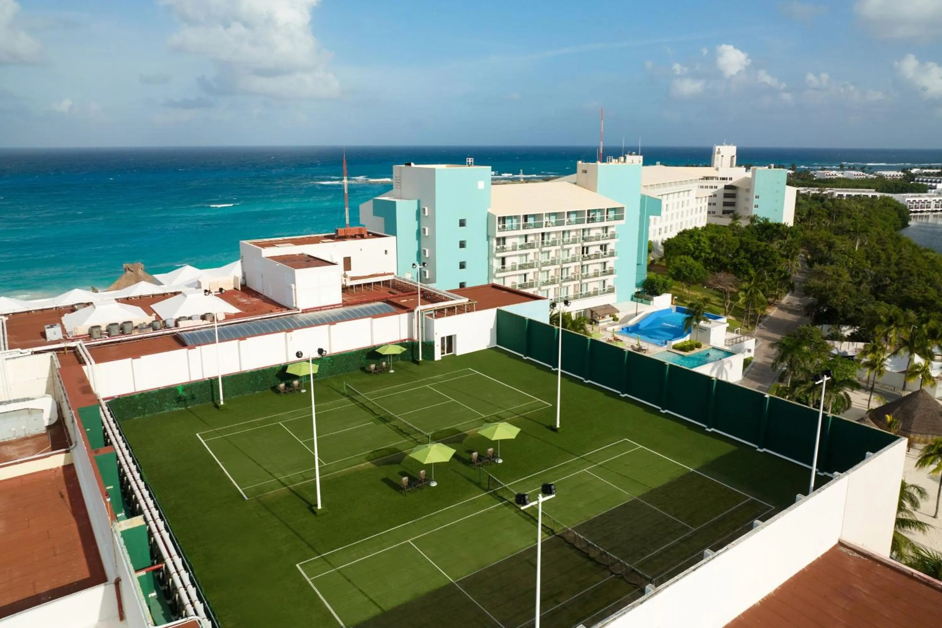 Tennis court in The Westin Cancun Resort Villas & Spa