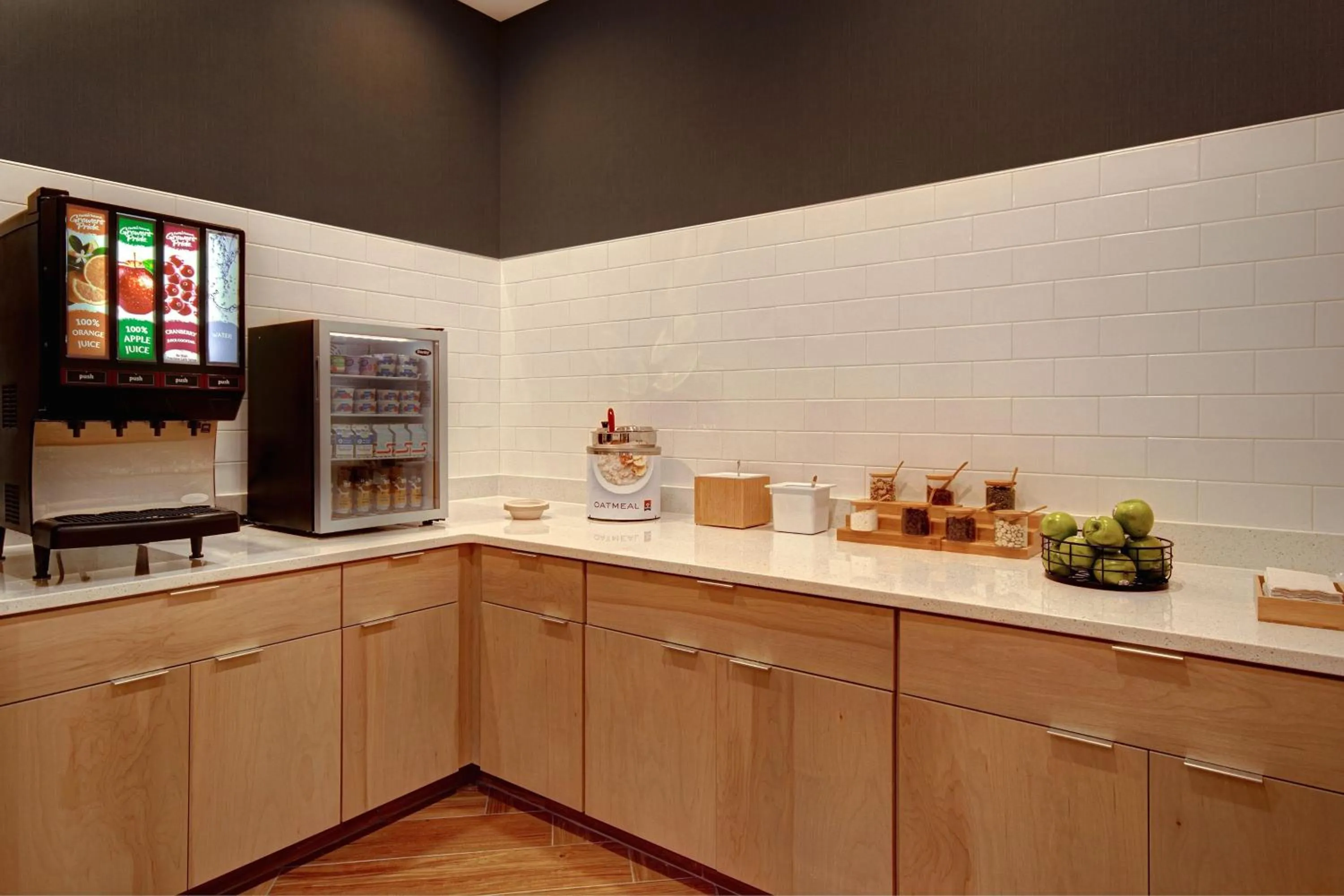 Breakfast in TownePlace Suites by Marriott Cincinnati Airport South