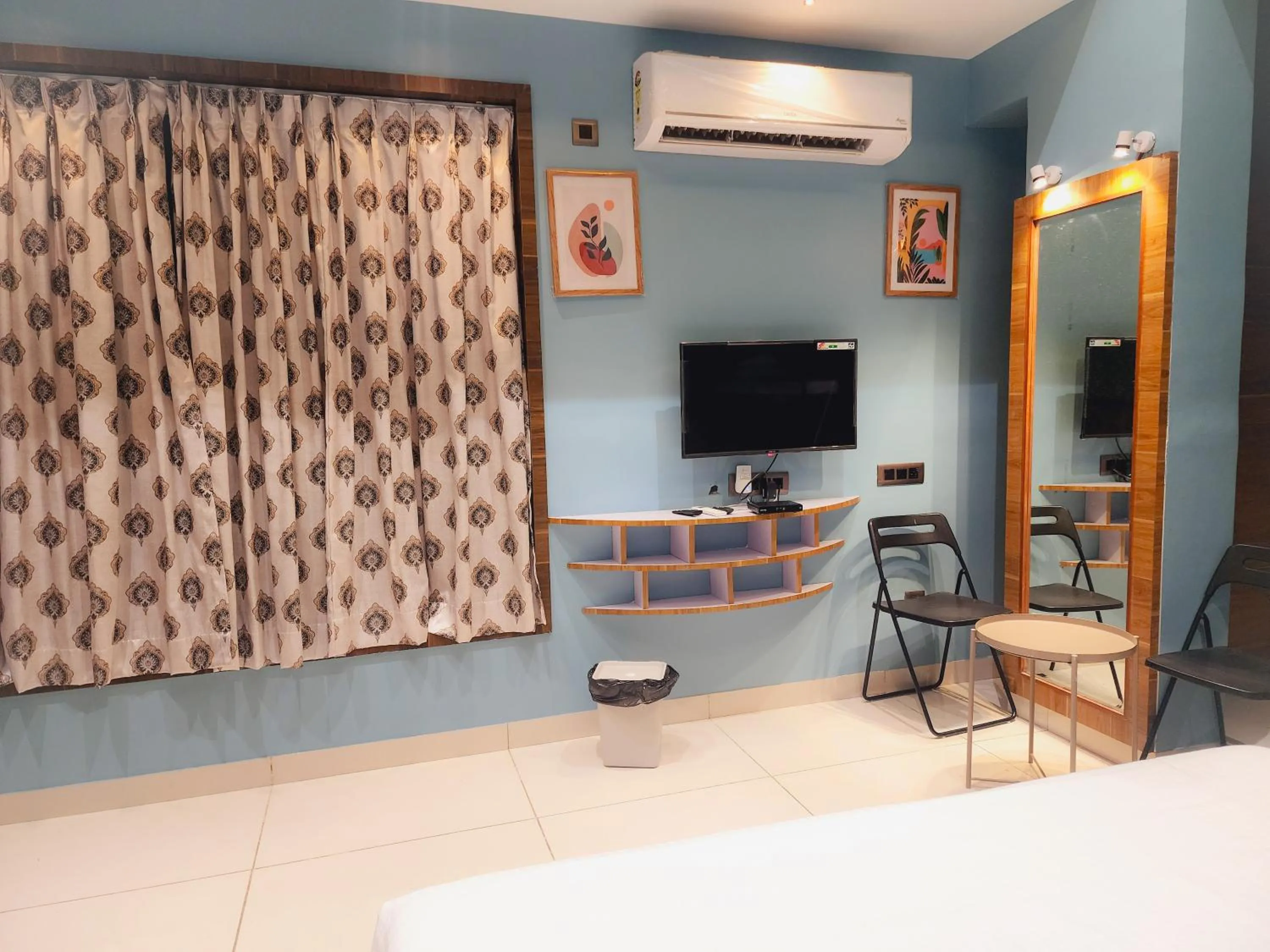 TV and multimedia in Passiflora Beach Resort Alibaug