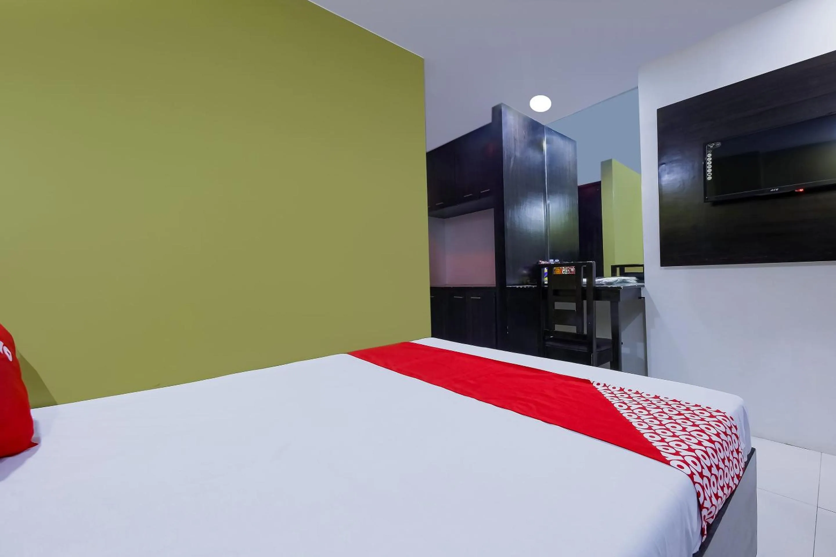 Bedroom, Bed in JQV Hotel