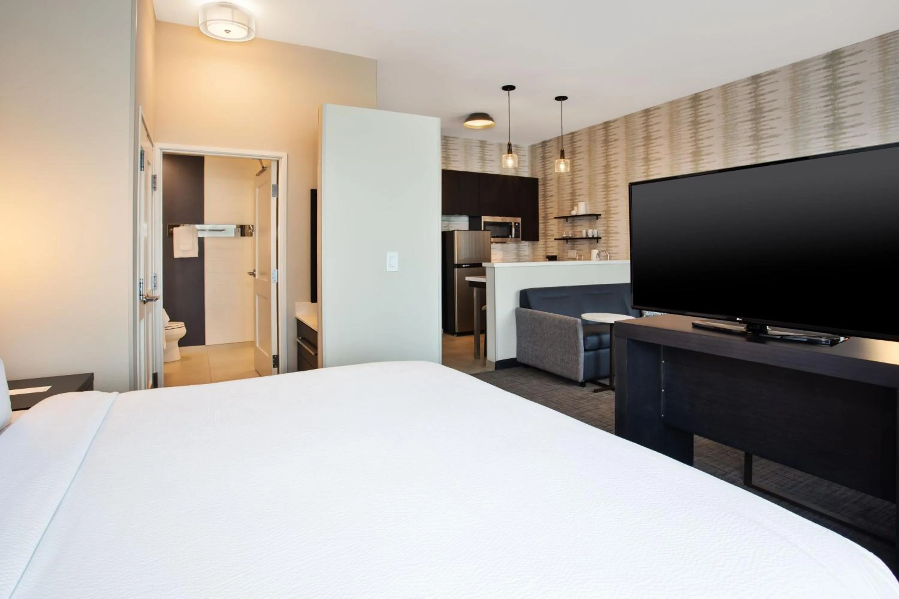 Photo of the whole room, Bed in Residence Inn By Marriott Wichita Falls