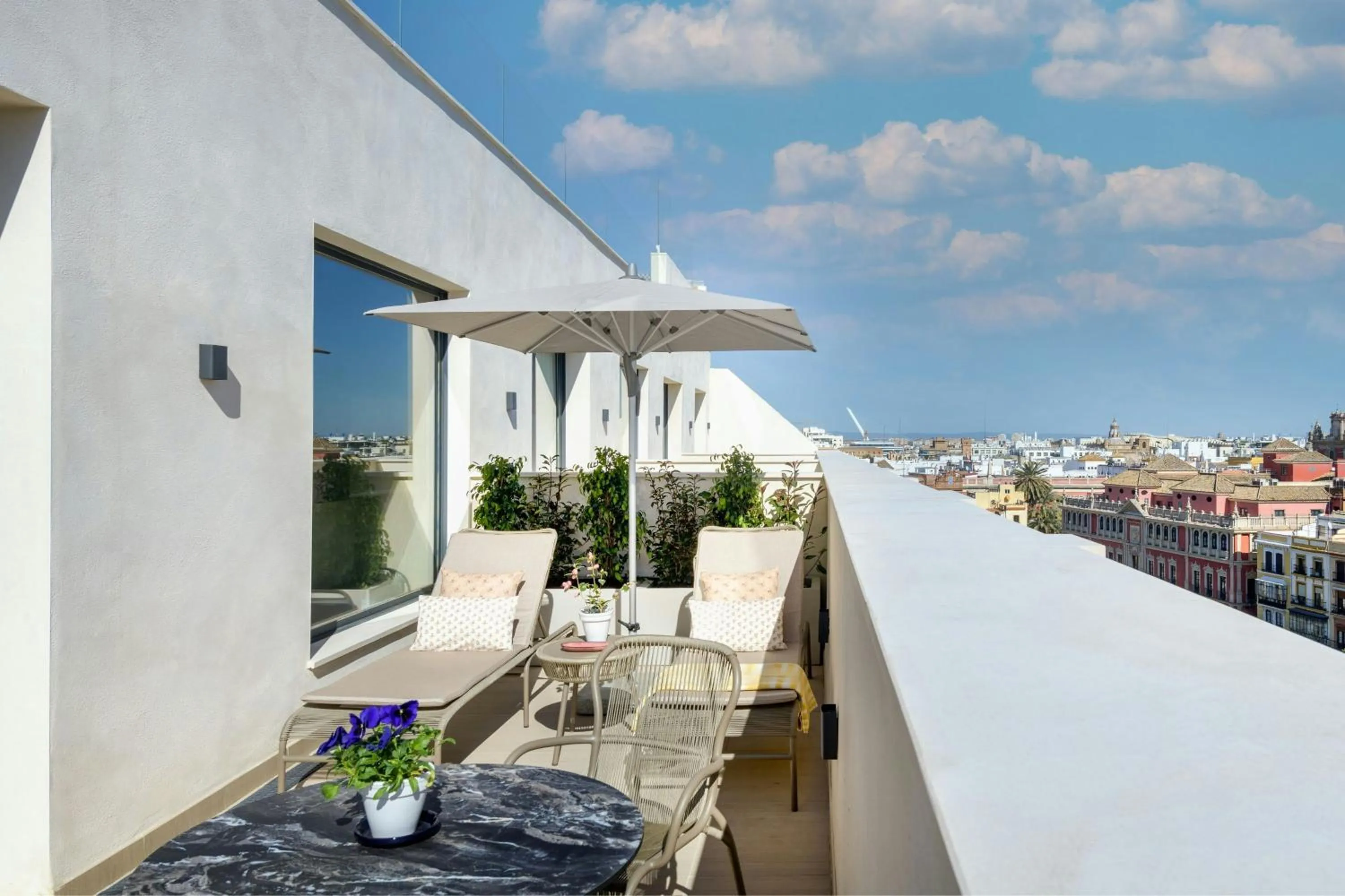 Photo of the whole room in Querencia de Sevilla, Autograph Collection