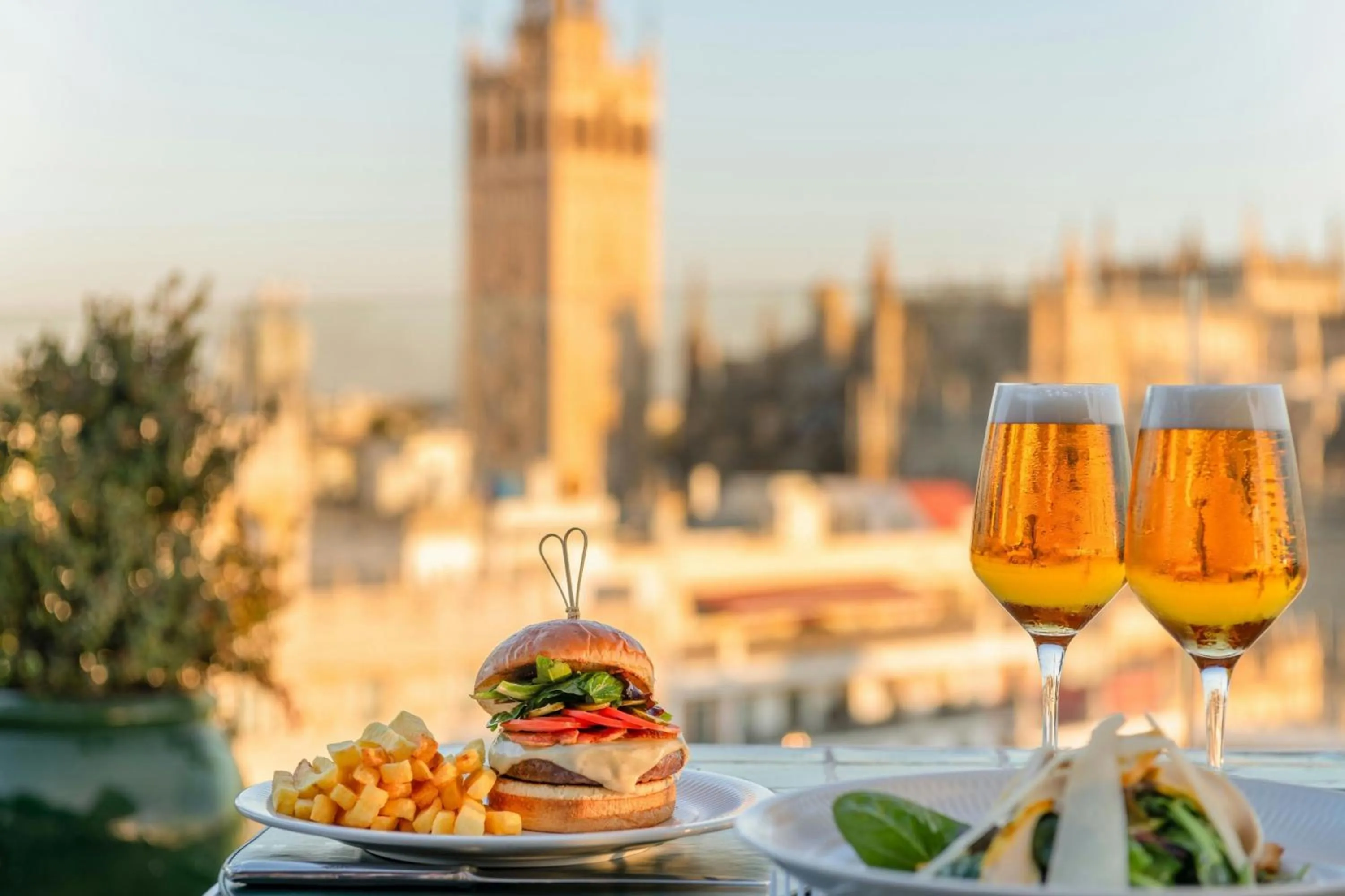 Restaurant/places to eat in Querencia de Sevilla, Autograph Collection