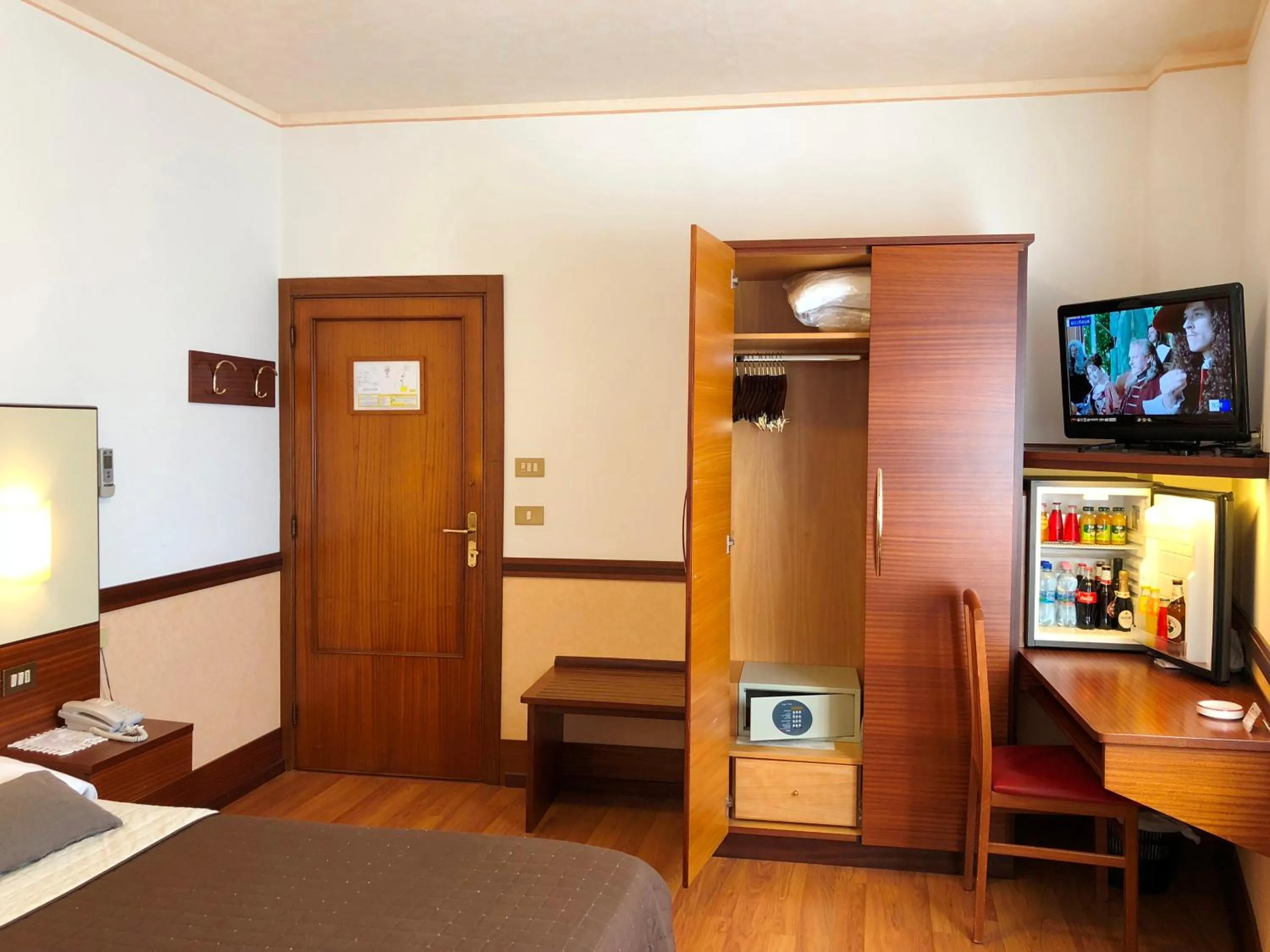 TV and multimedia, Bed in Hotel Signa