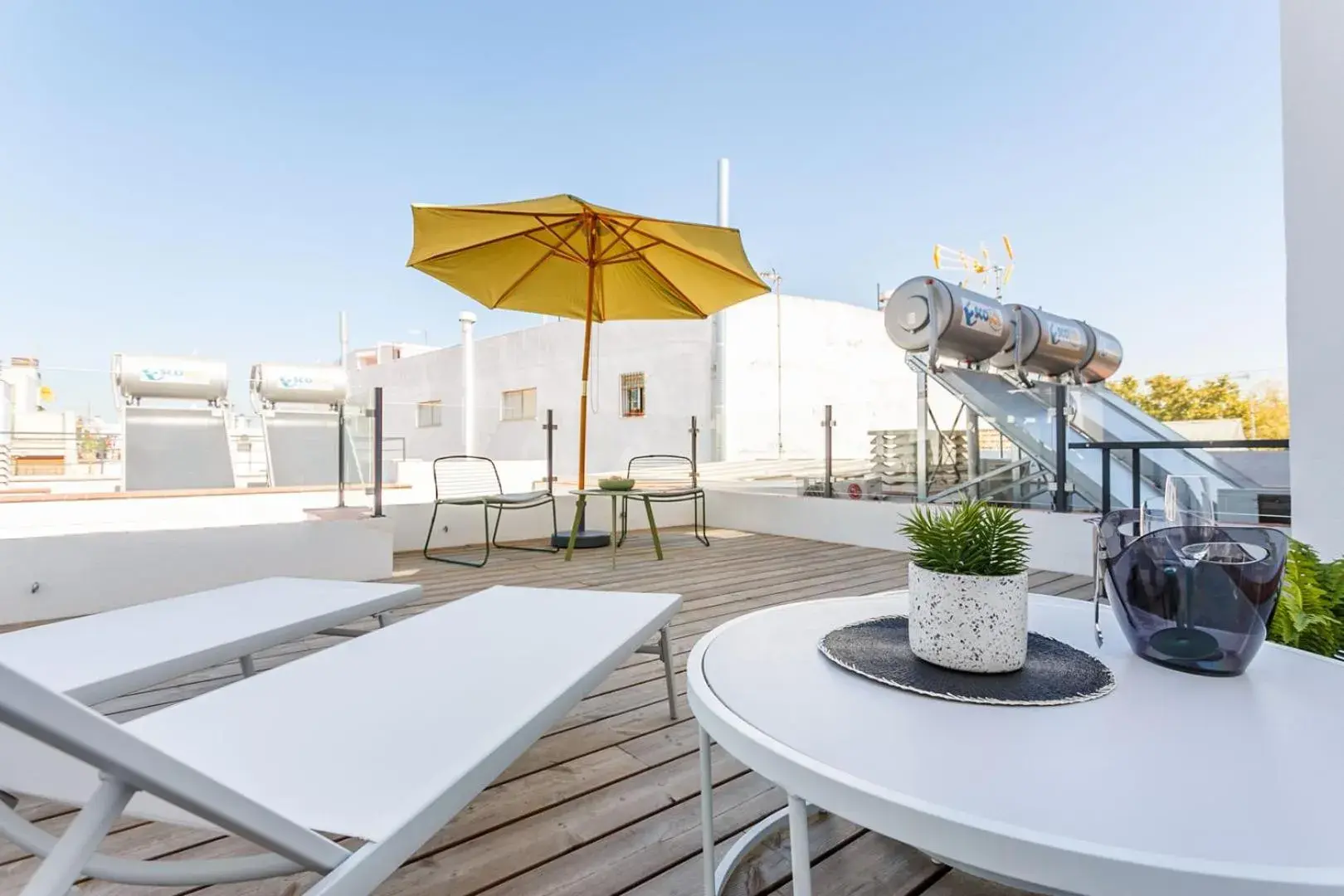 Precioso Ático de diseño, gran Terraza de 35 m2 y de 16 m2 y Garaje en pleno Centro Precioso Ático de diseño, gran Terraza de 35 m2 y de 16 m2 y Garaje en pleno Centro