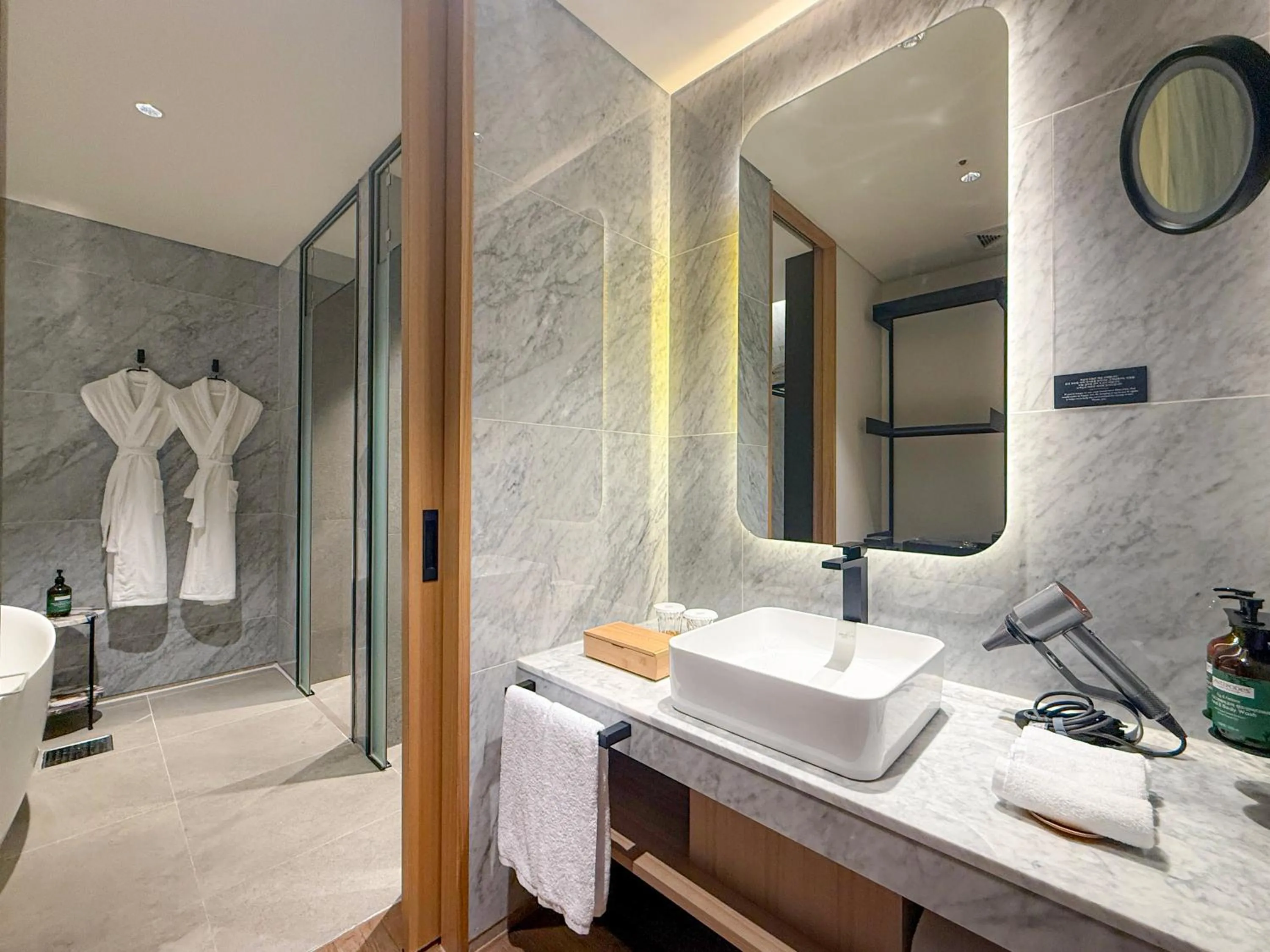 Bathroom in voco Seoul Gangnam by IHG