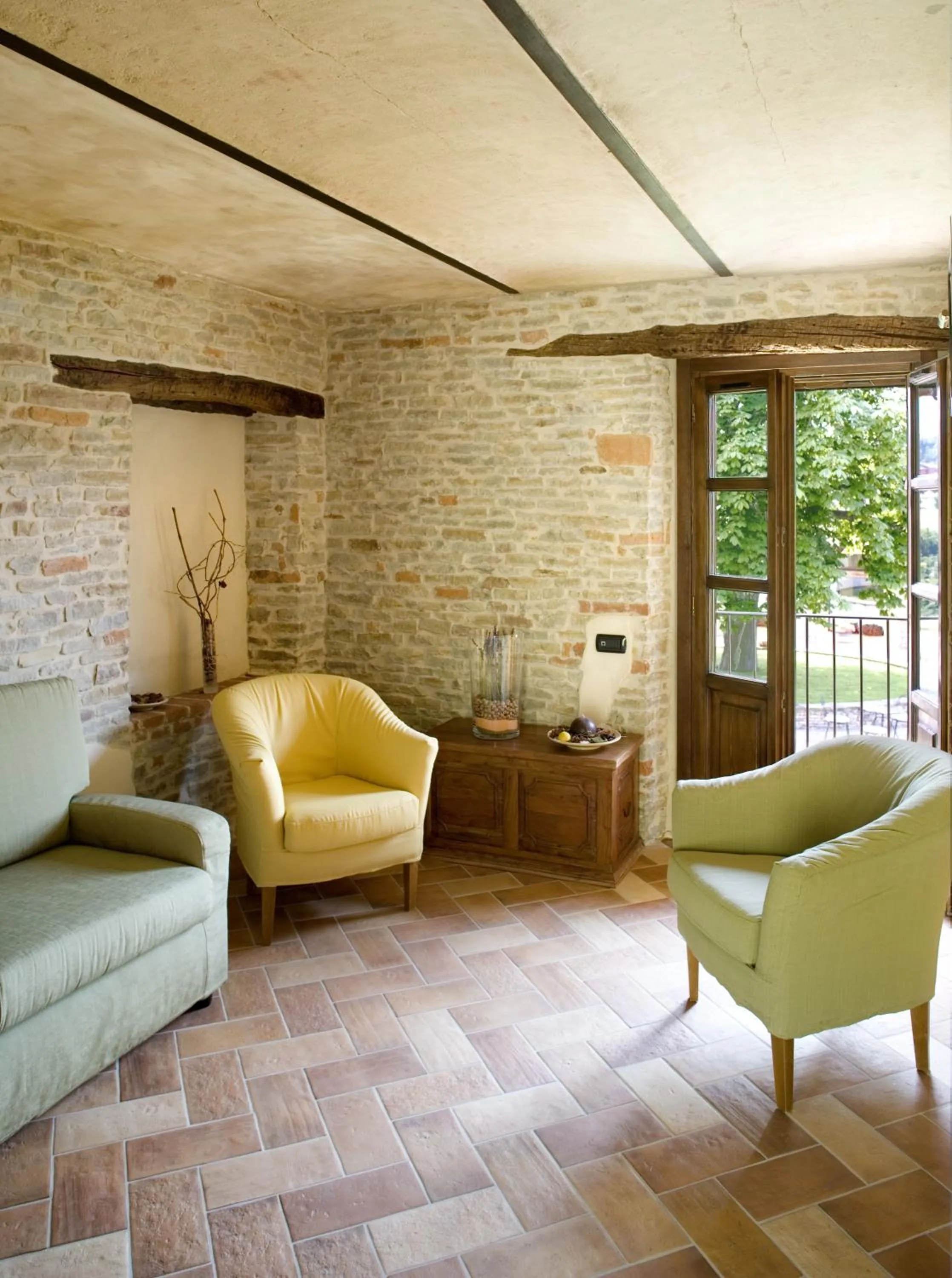 Seating area in Relais Montemarino
