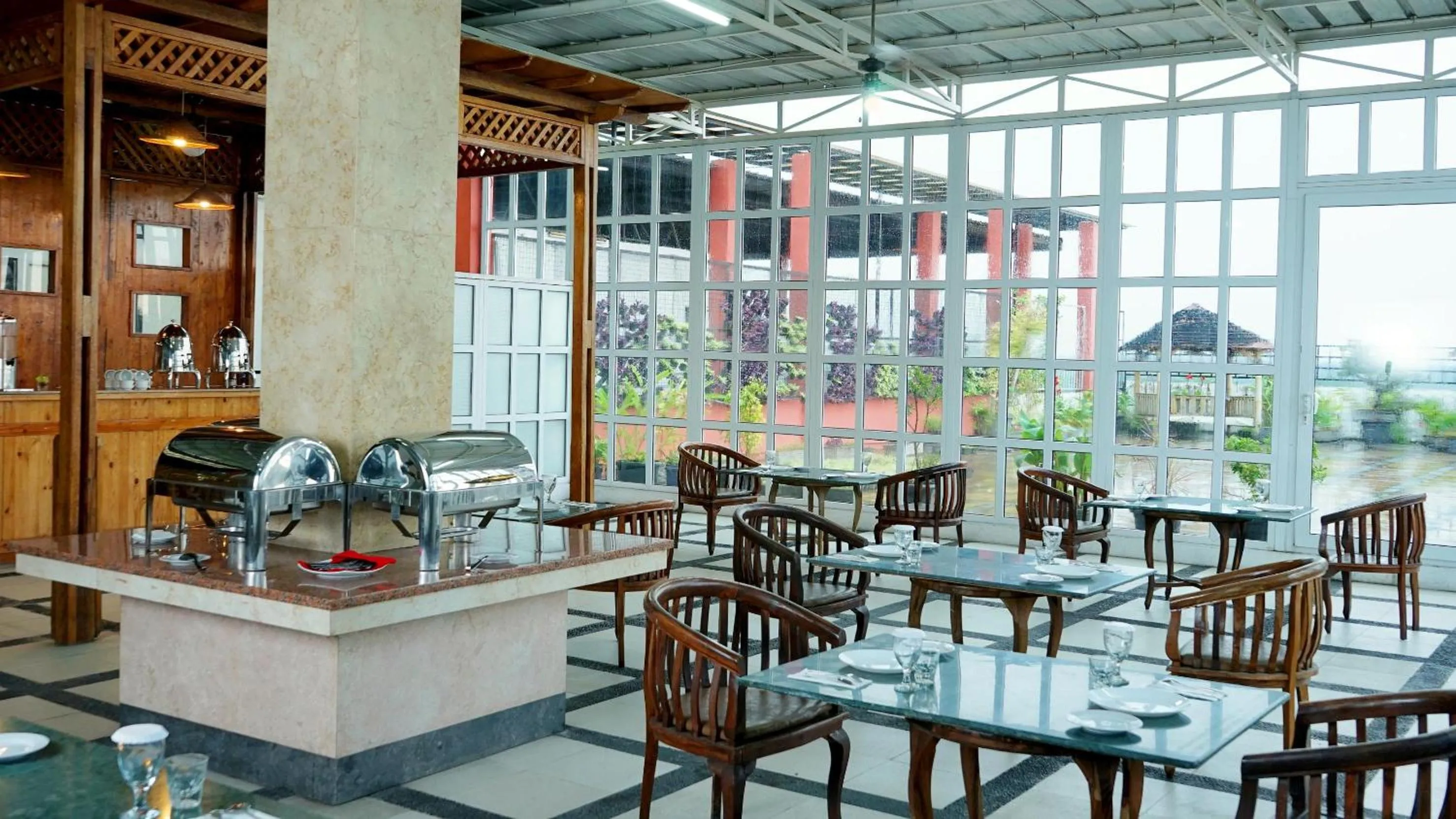Restaurant/places to eat in Marilyn Hotel Serpong