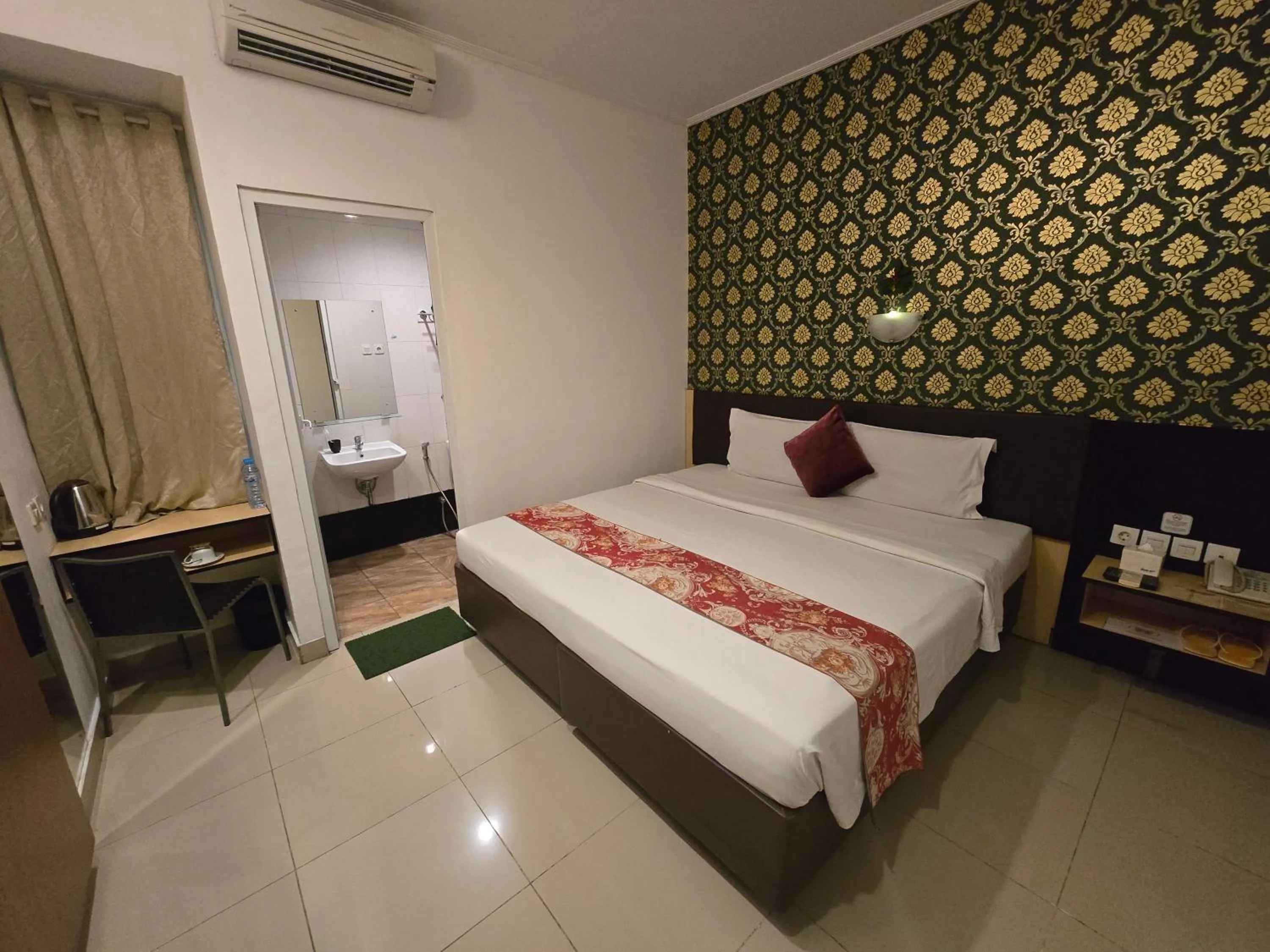 Bedroom, Bed in Marilyn Hotel Serpong
