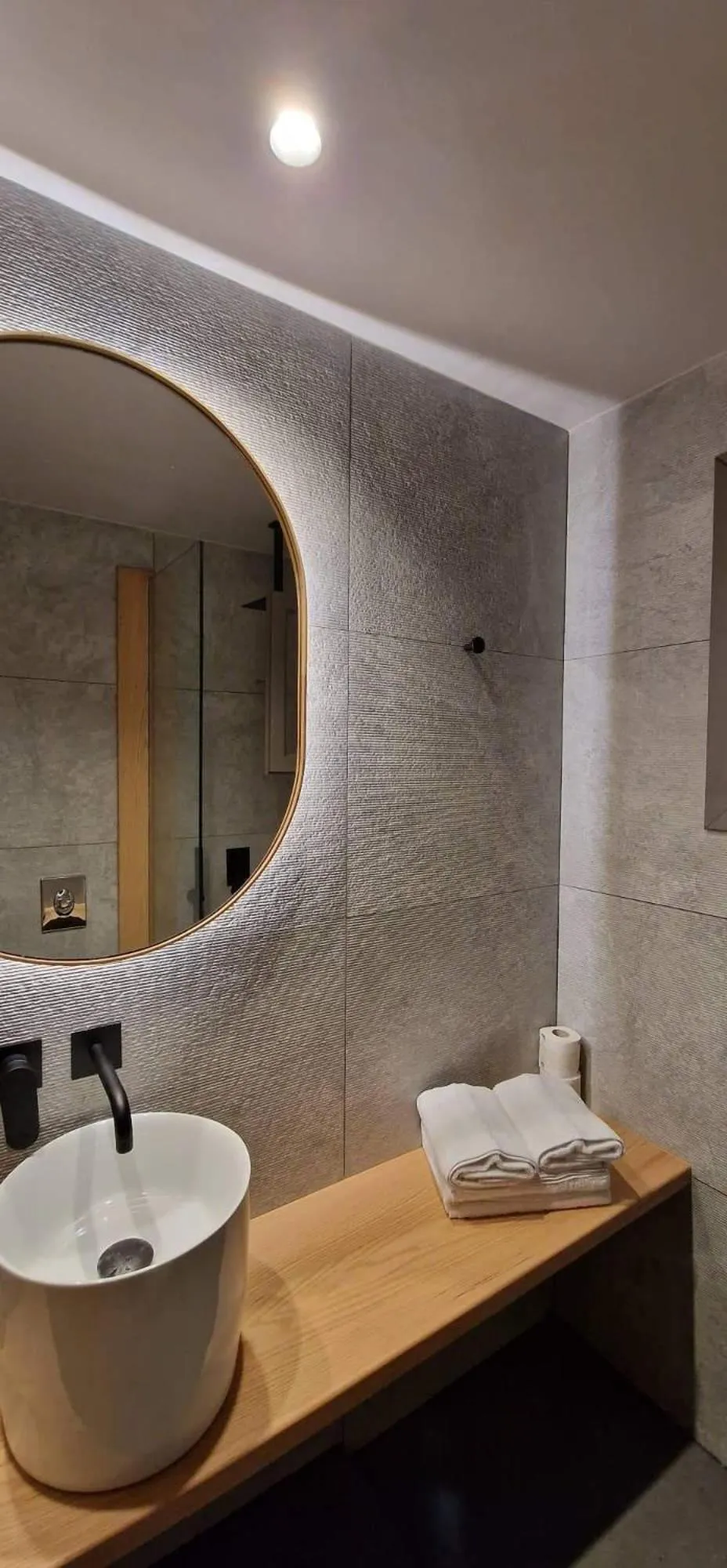 Bathroom in ANDROMEDA