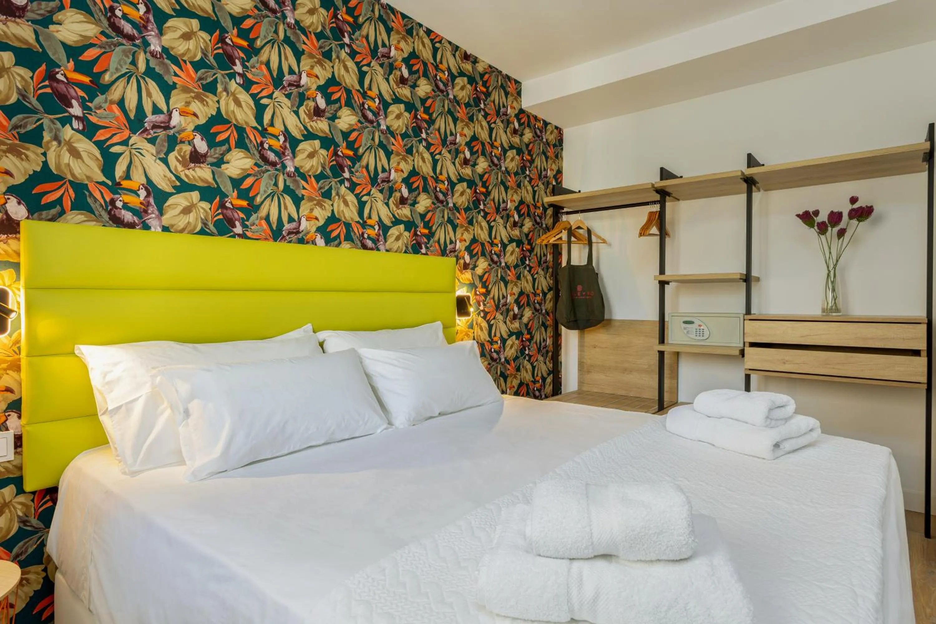 Bed in Caleyro Boutique Apartments - "Parking incluido"