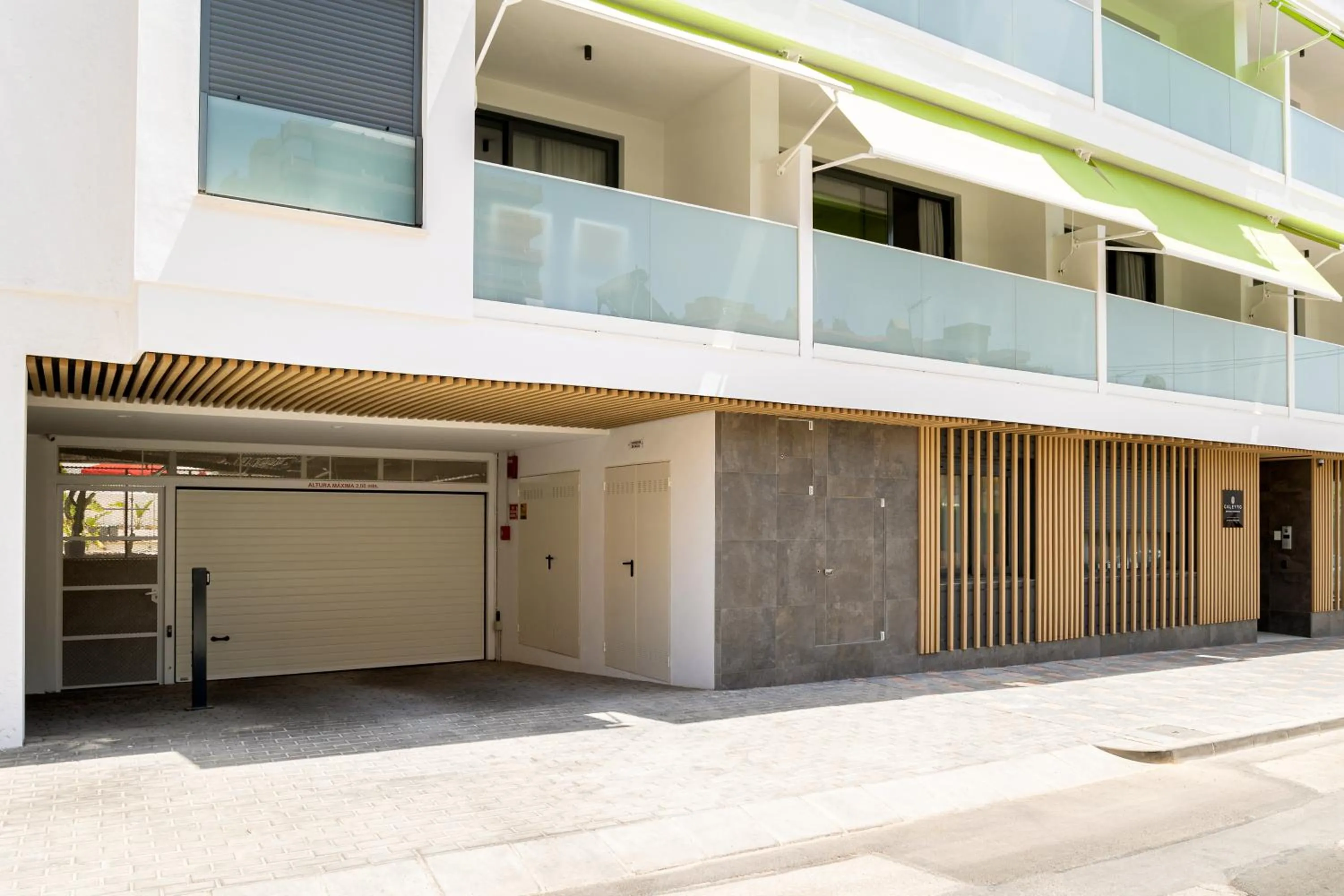 Facade/entrance in Caleyro Boutique Apartments - "Parking incluido"