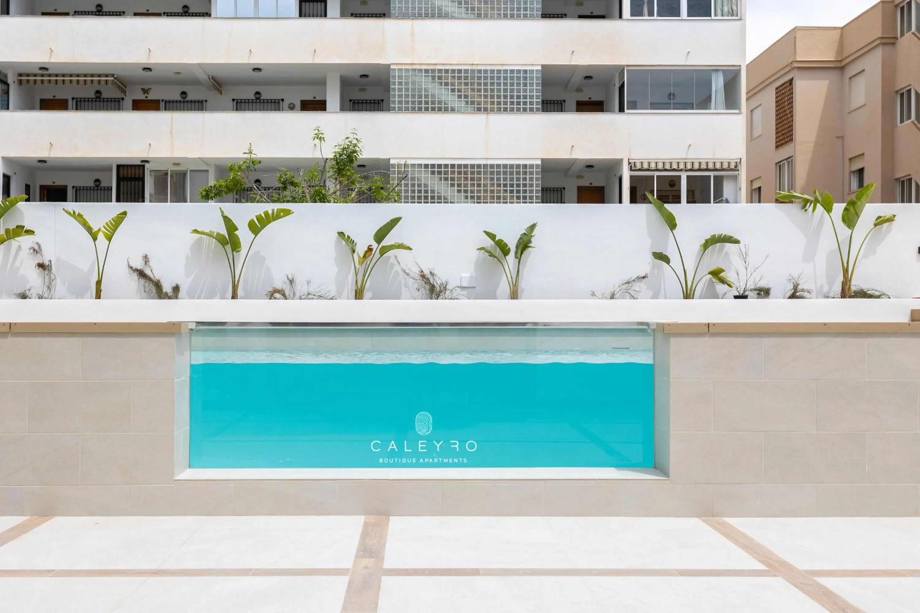 Pool view in Caleyro Boutique Apartments - "Parking incluido"