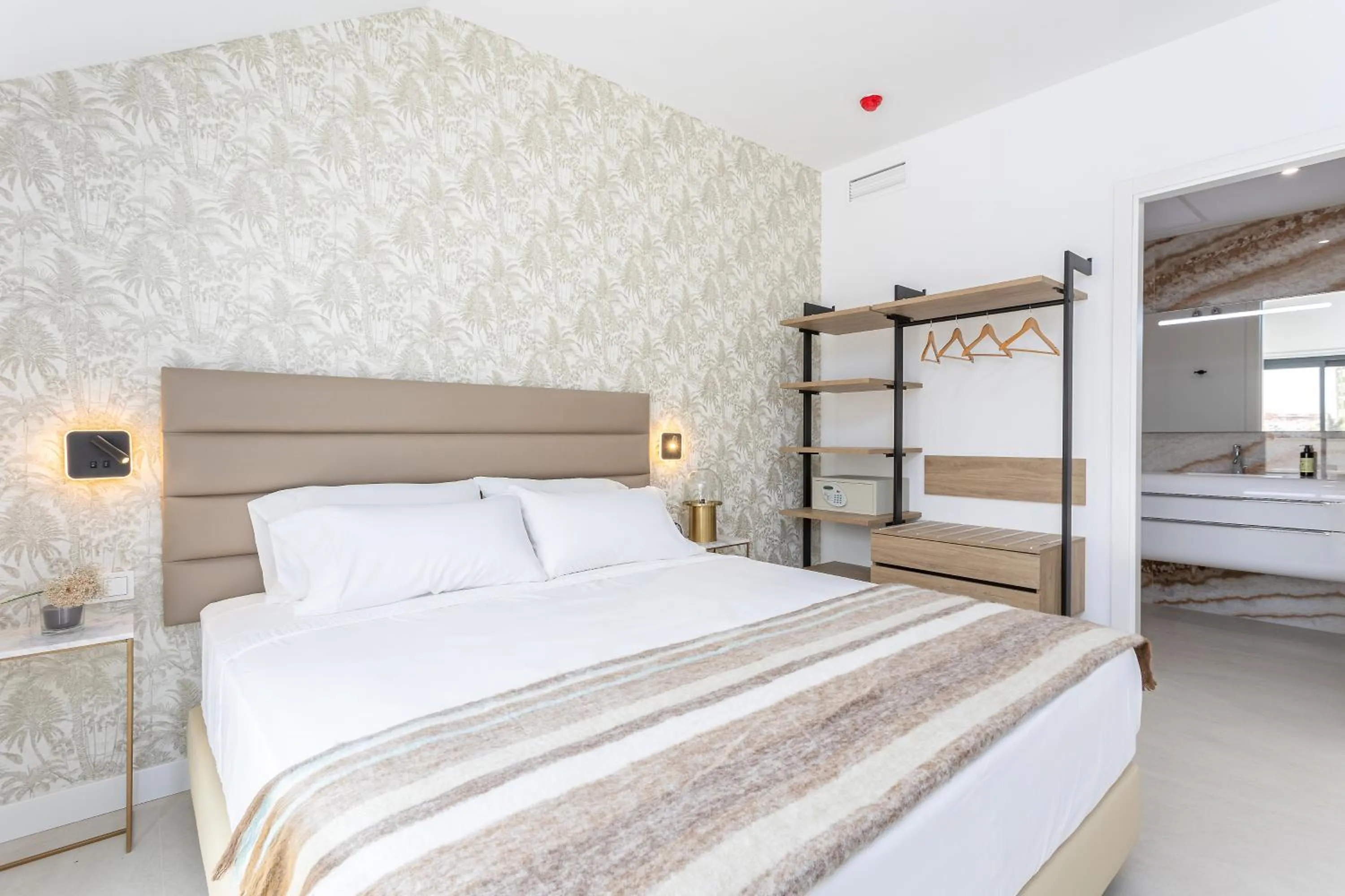 Bed in Caleyro Boutique Apartments - "Parking incluido"
