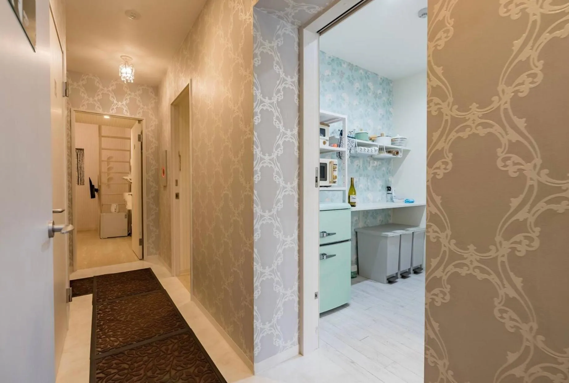 K.K.House in Osaka（まるまる一棟貸し切り）