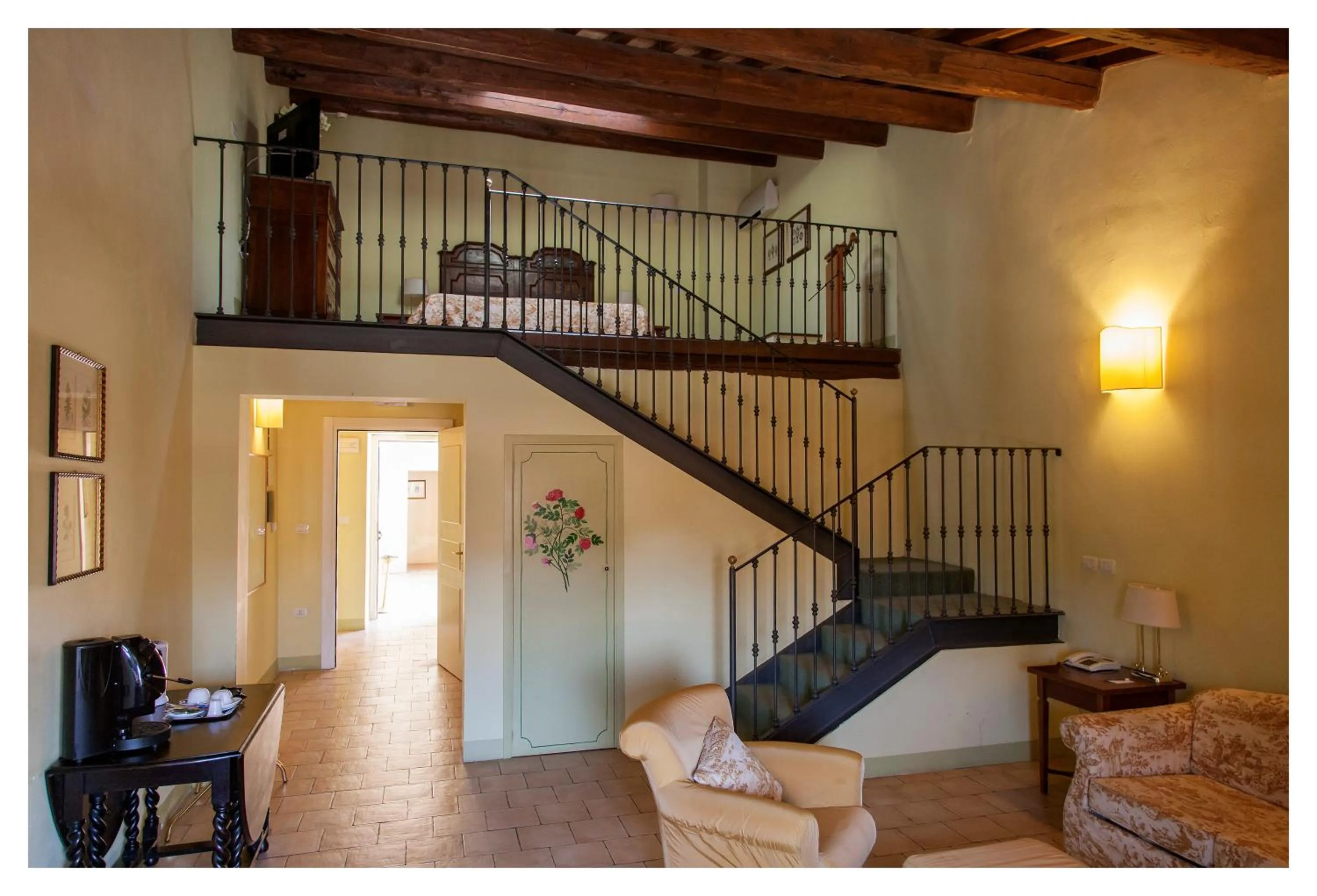 Photo of the whole room in Palazzo Guiderocchi