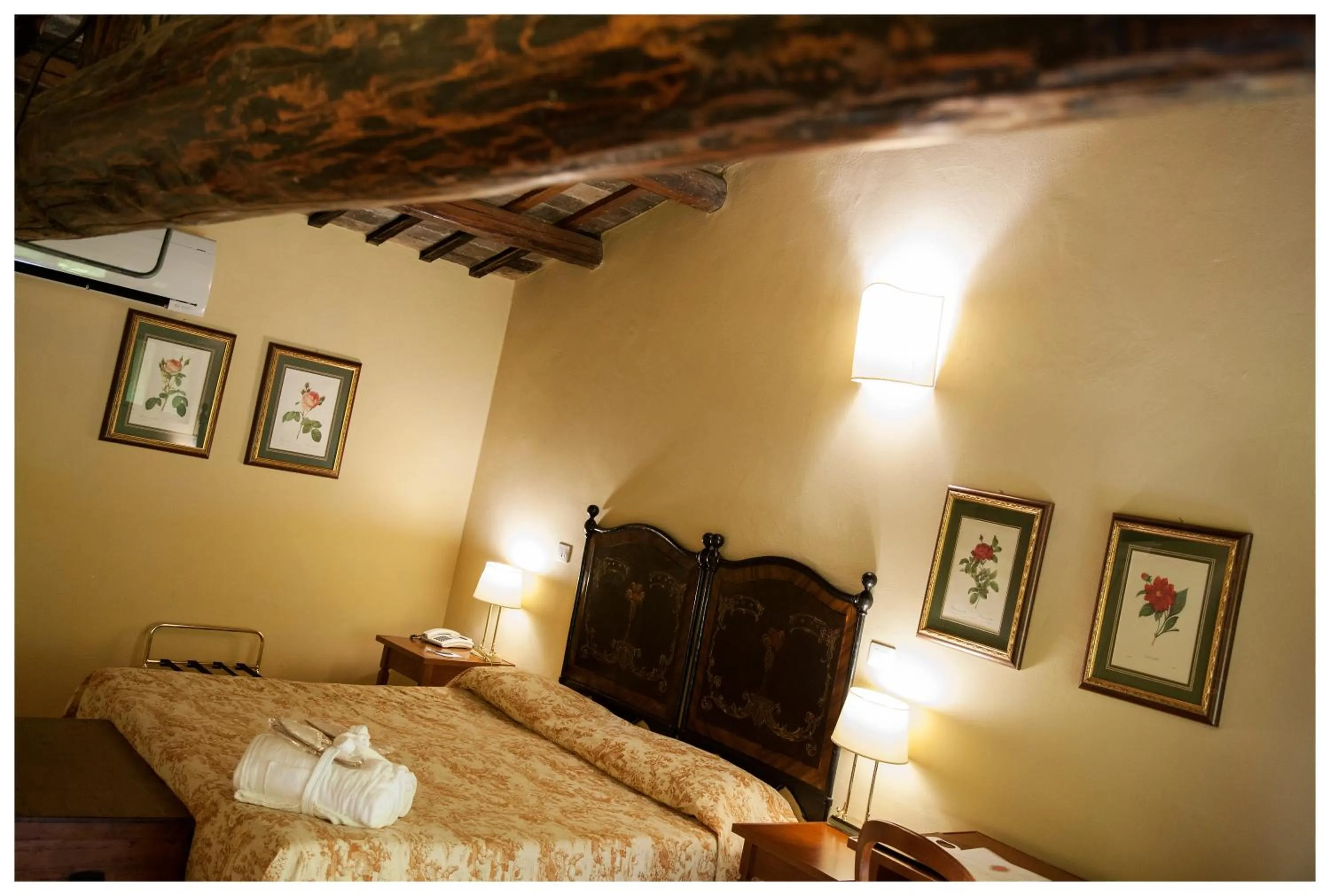 Bed in Palazzo Guiderocchi