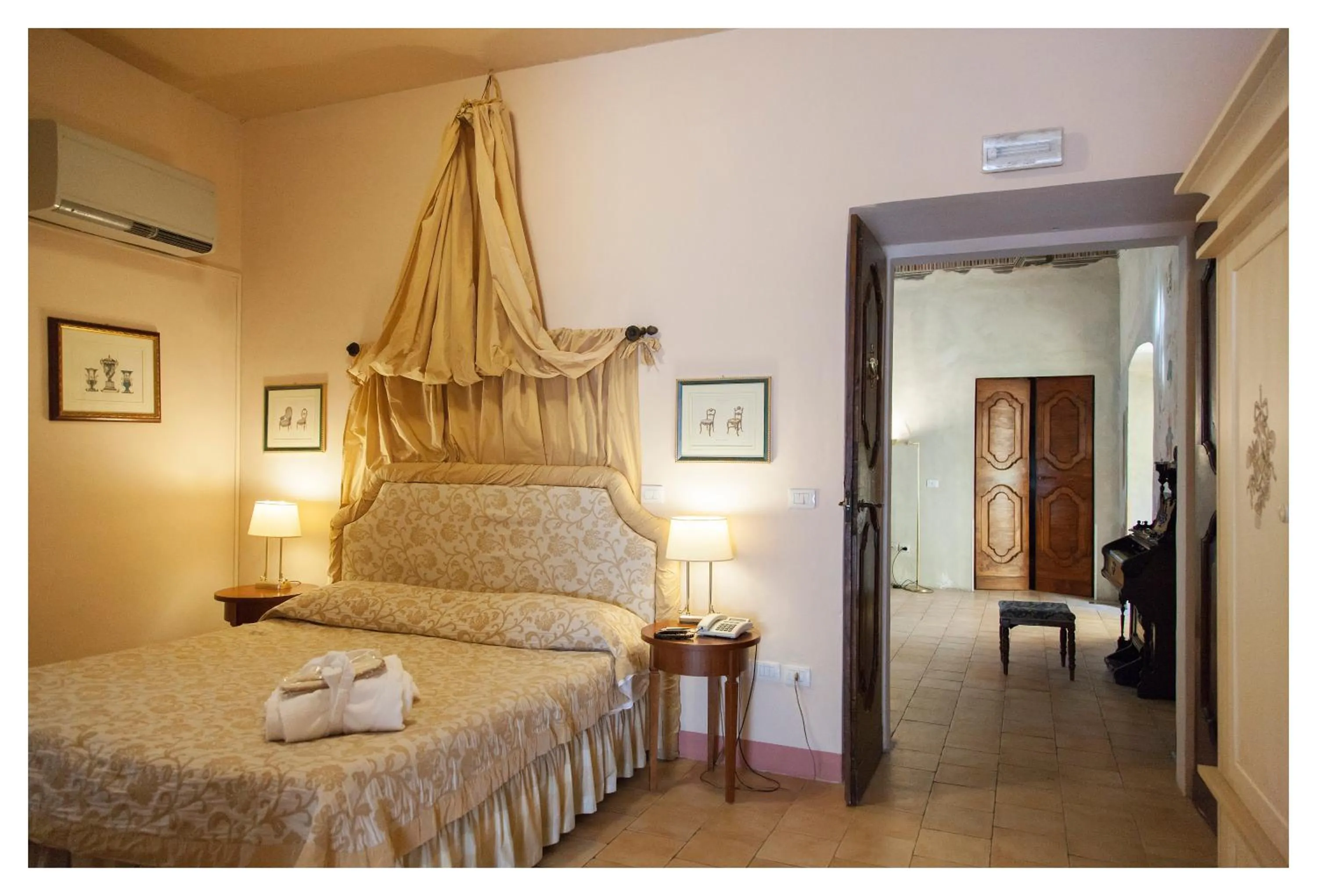 Bed in Palazzo Guiderocchi