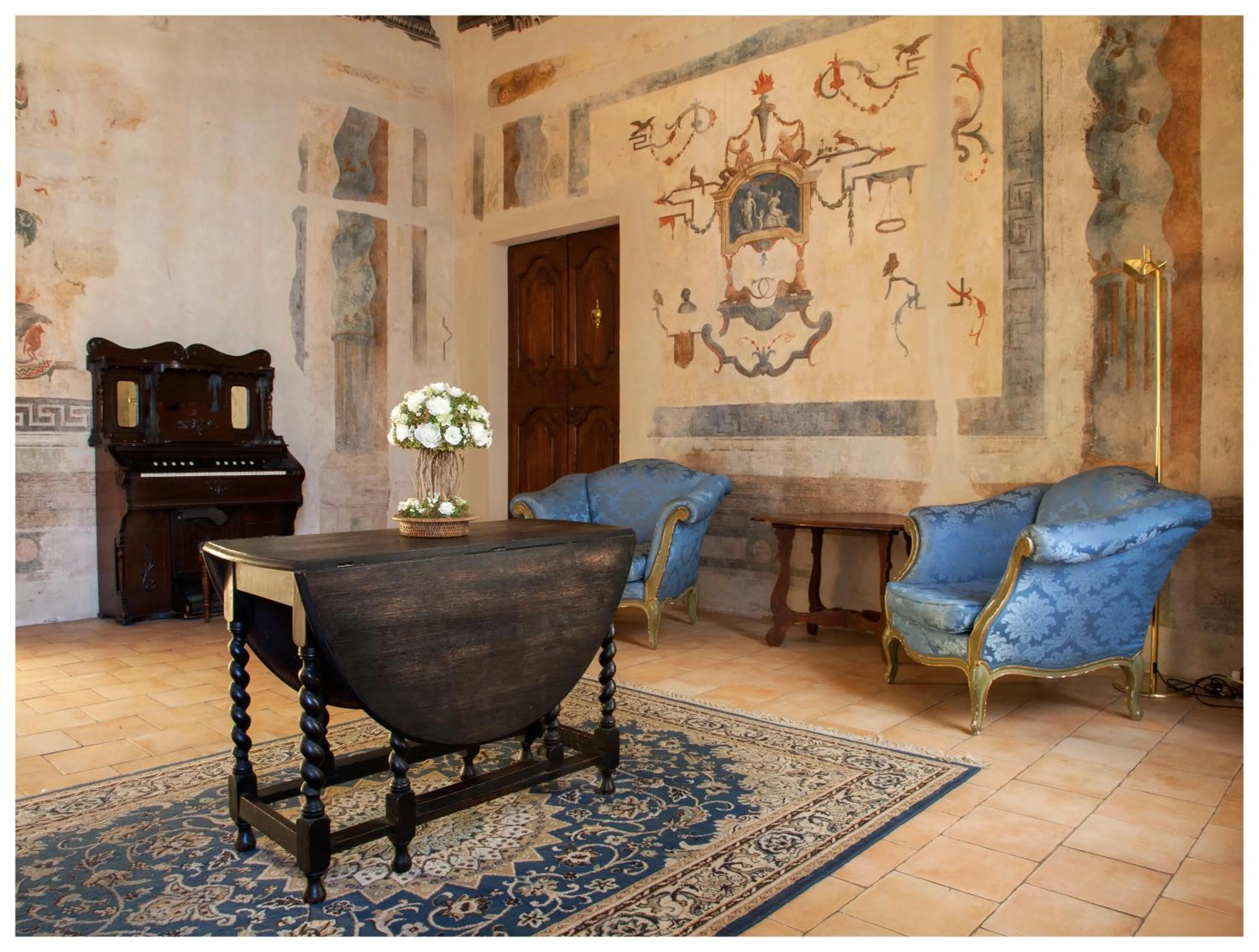 Decorative detail in Palazzo Guiderocchi