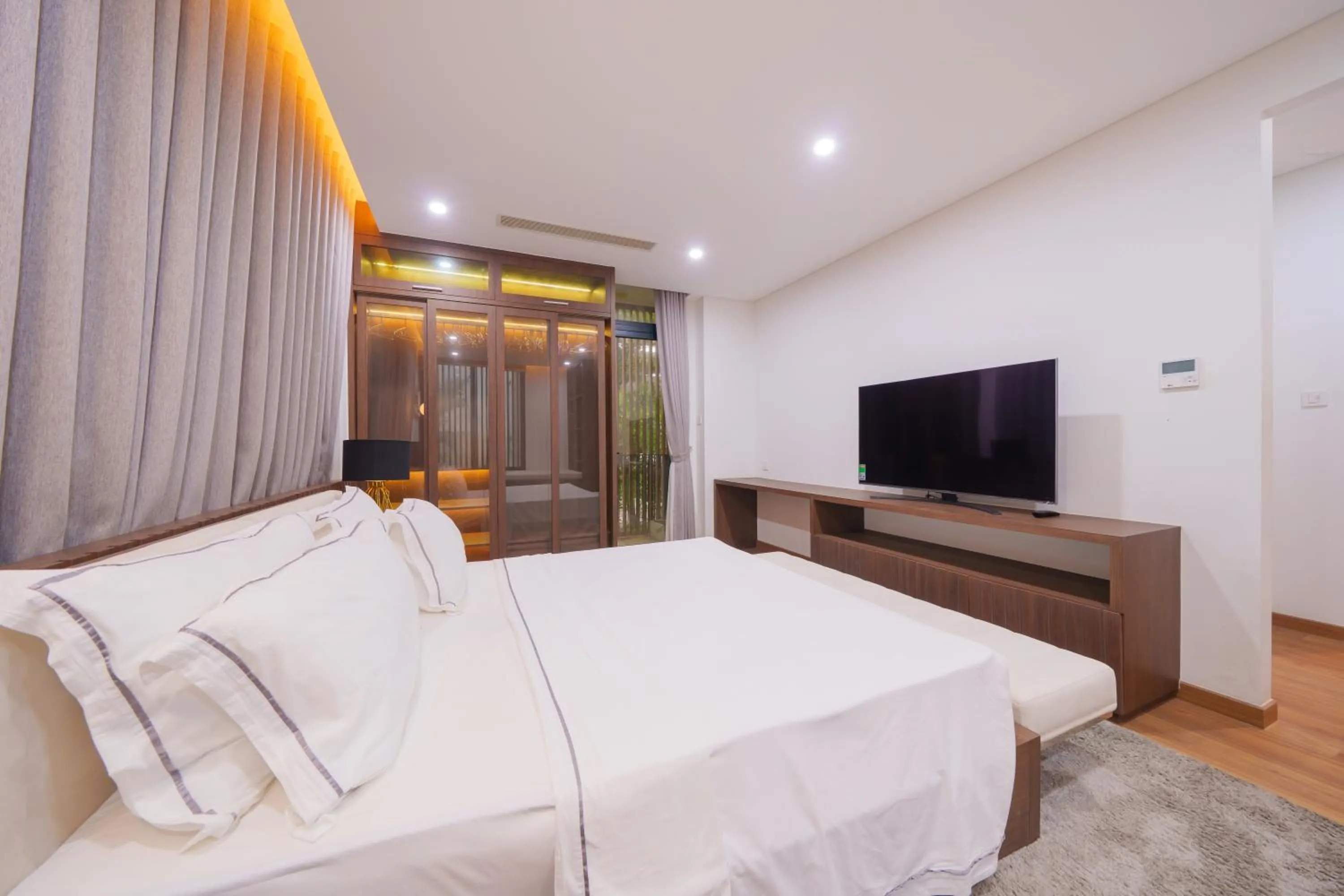 Bed in Cami Riverside Resort Da Nang