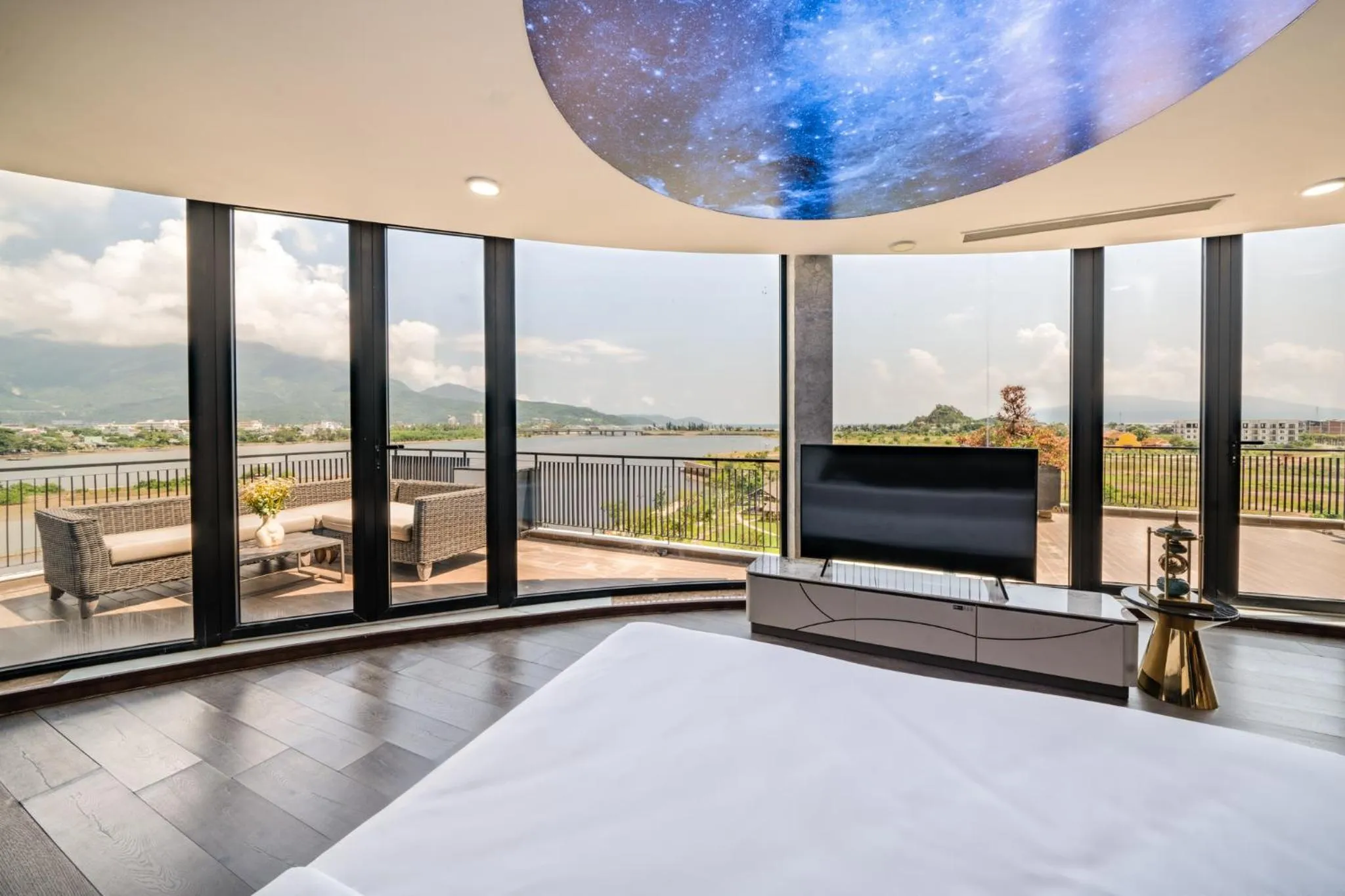 Balcony/Terrace, Bed in Cami Riverside Resort Da Nang