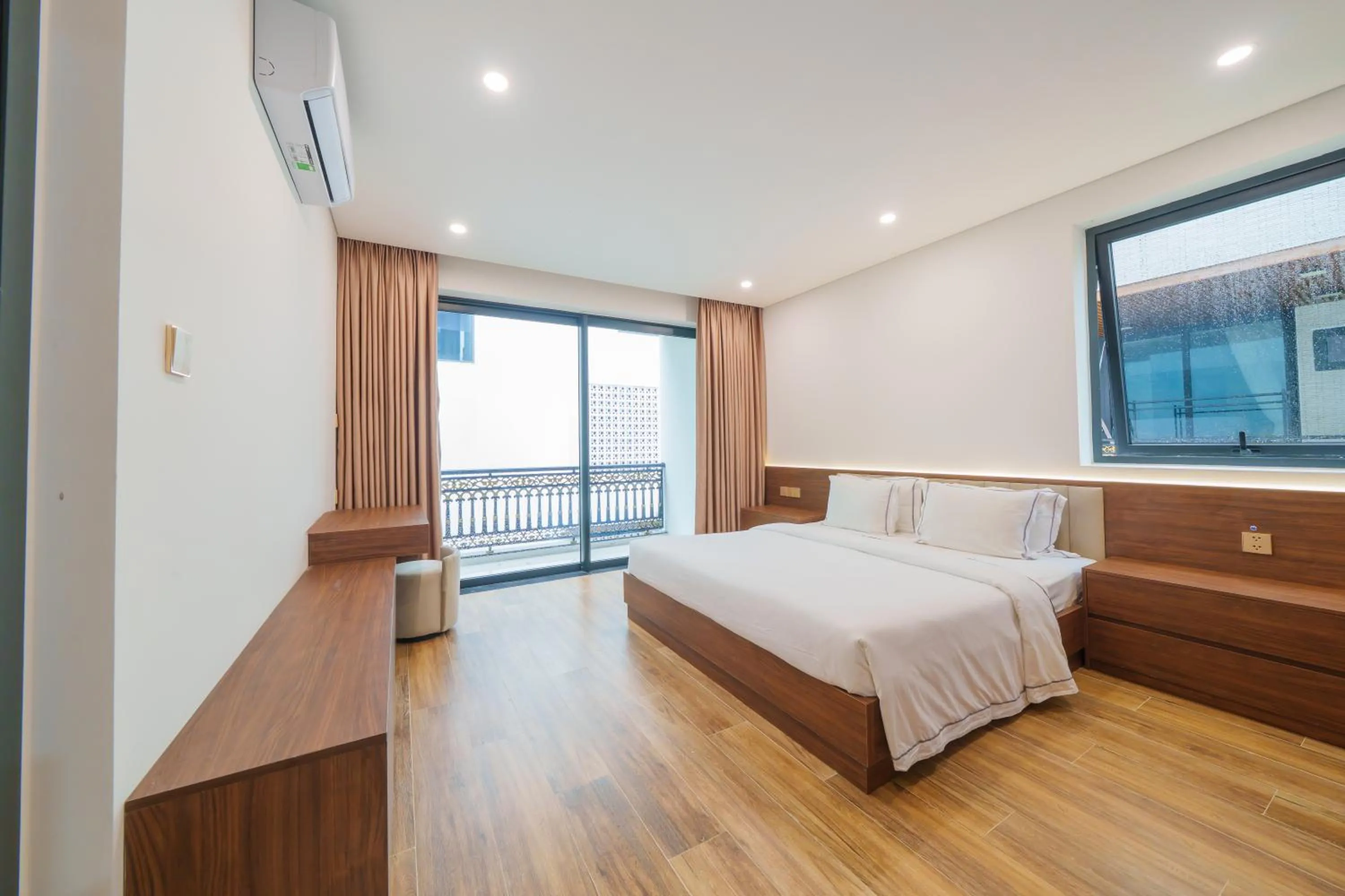 Bedroom, Bed in Cami Riverside Resort Da Nang