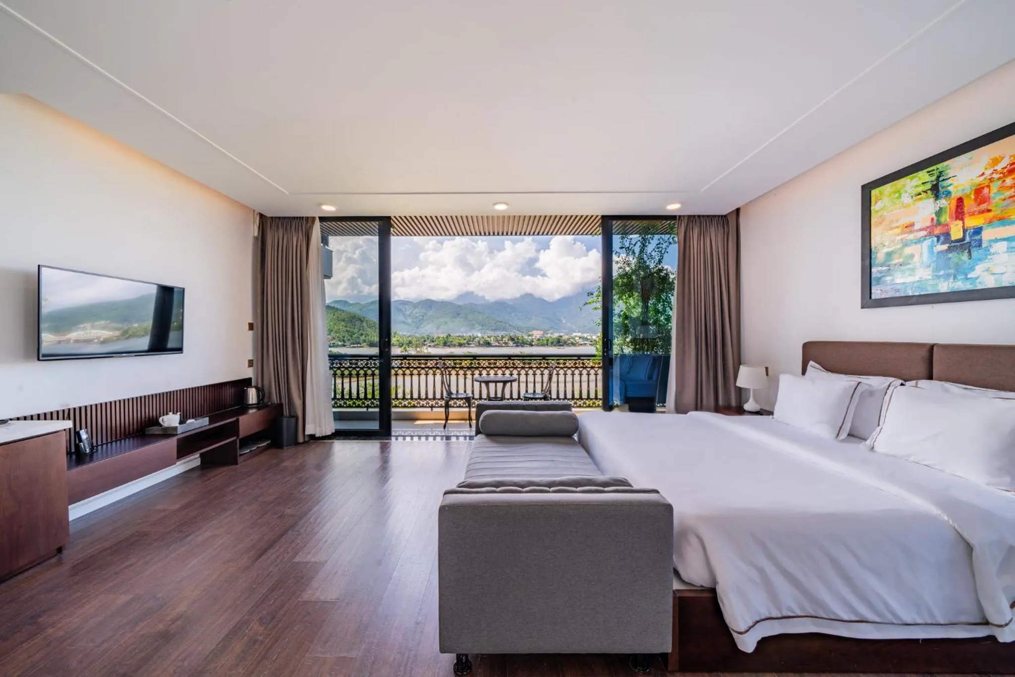Photo of the whole room, Bed in Cami Riverside Resort Da Nang