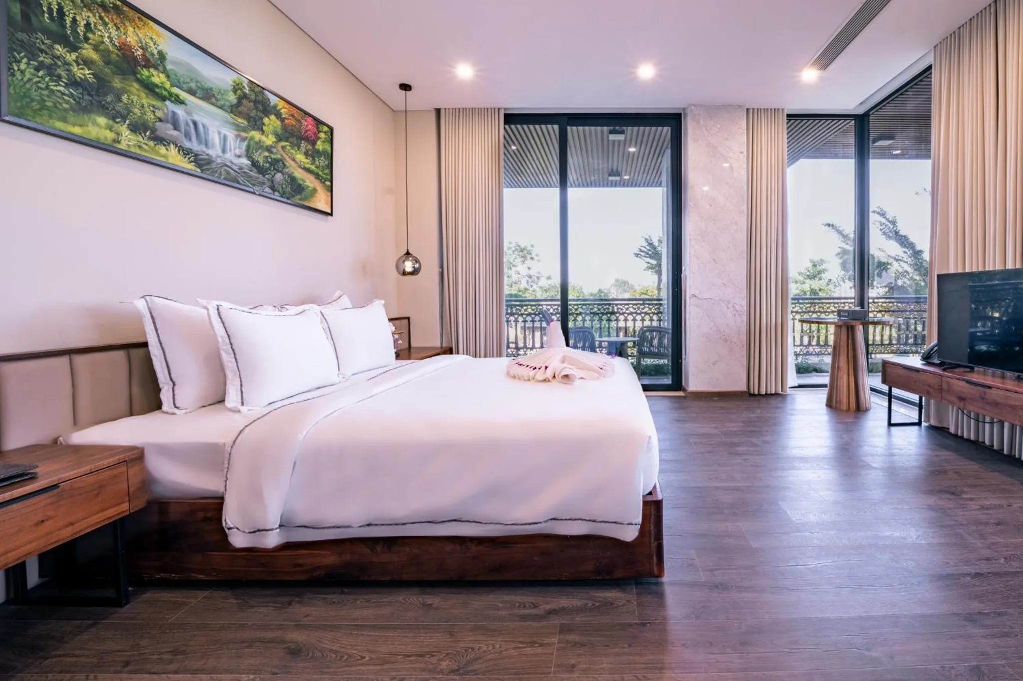 Photo of the whole room, Bed in Cami Riverside Resort Da Nang
