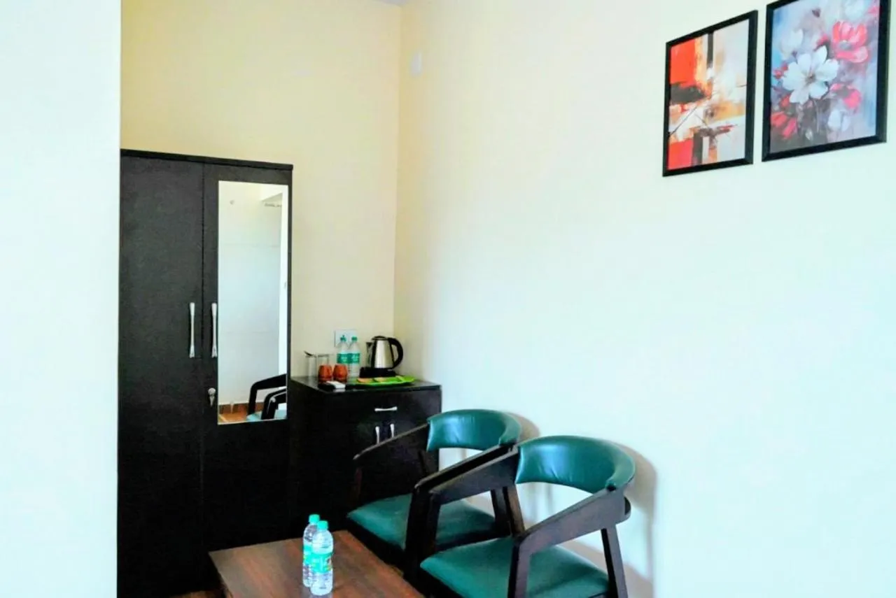 Bedroom in Coastal Pearl Home Stay, Private Rooms & Villas Murudeshwar