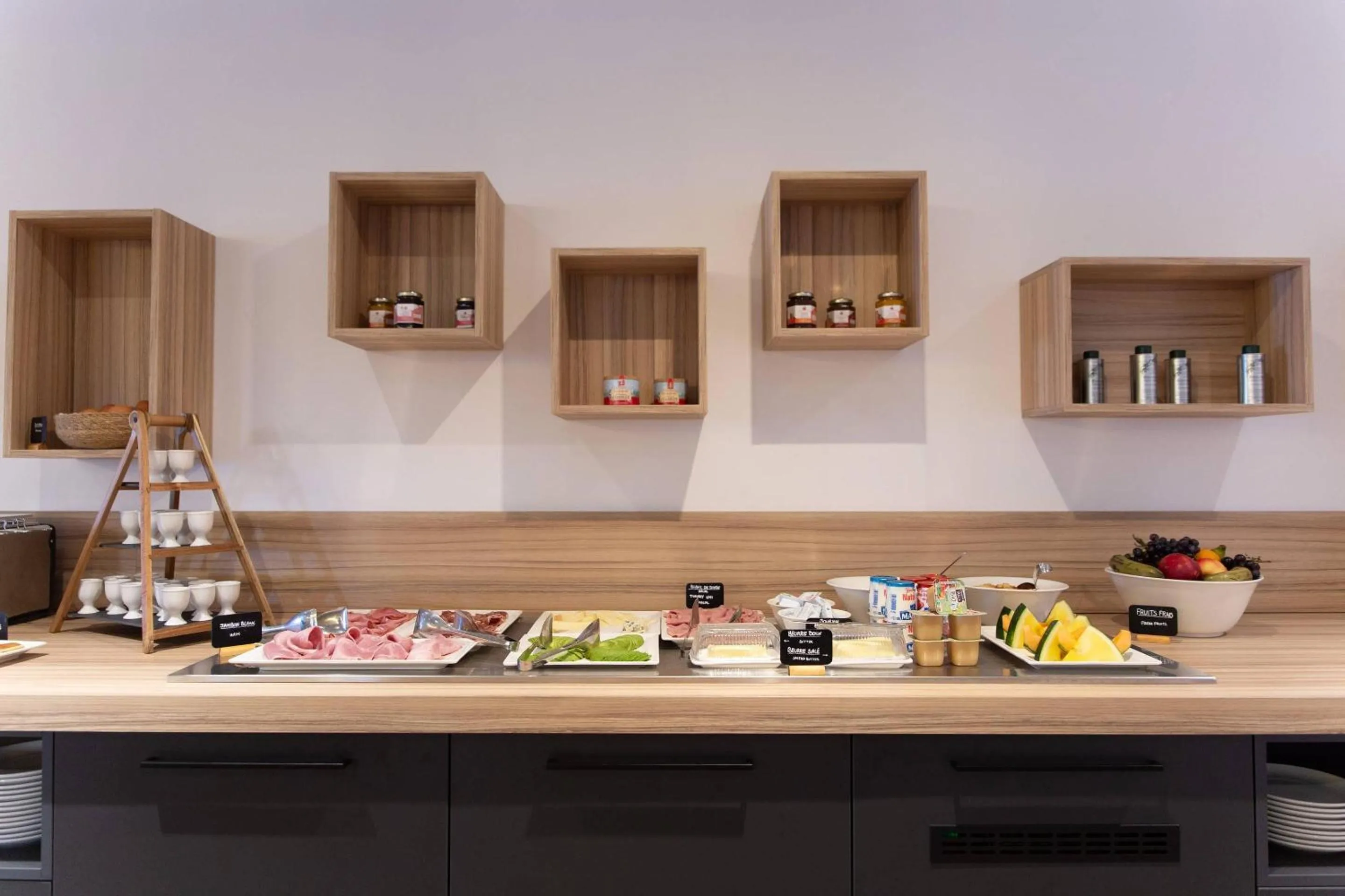 Breakfast in Zenitude Hotel La Valadière, Ascend Hotel Collection