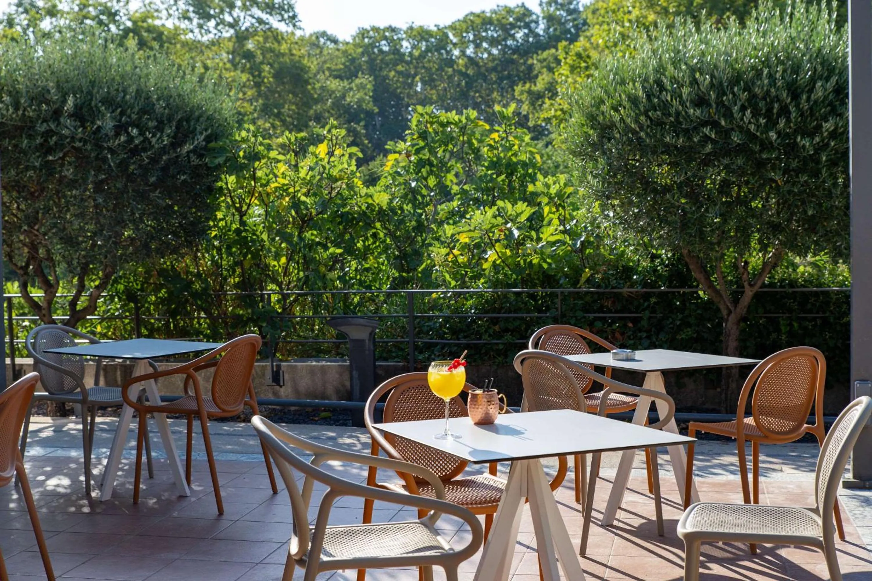 Restaurant/places to eat in Zenitude Hotel La Valadière, Ascend Hotel Collection