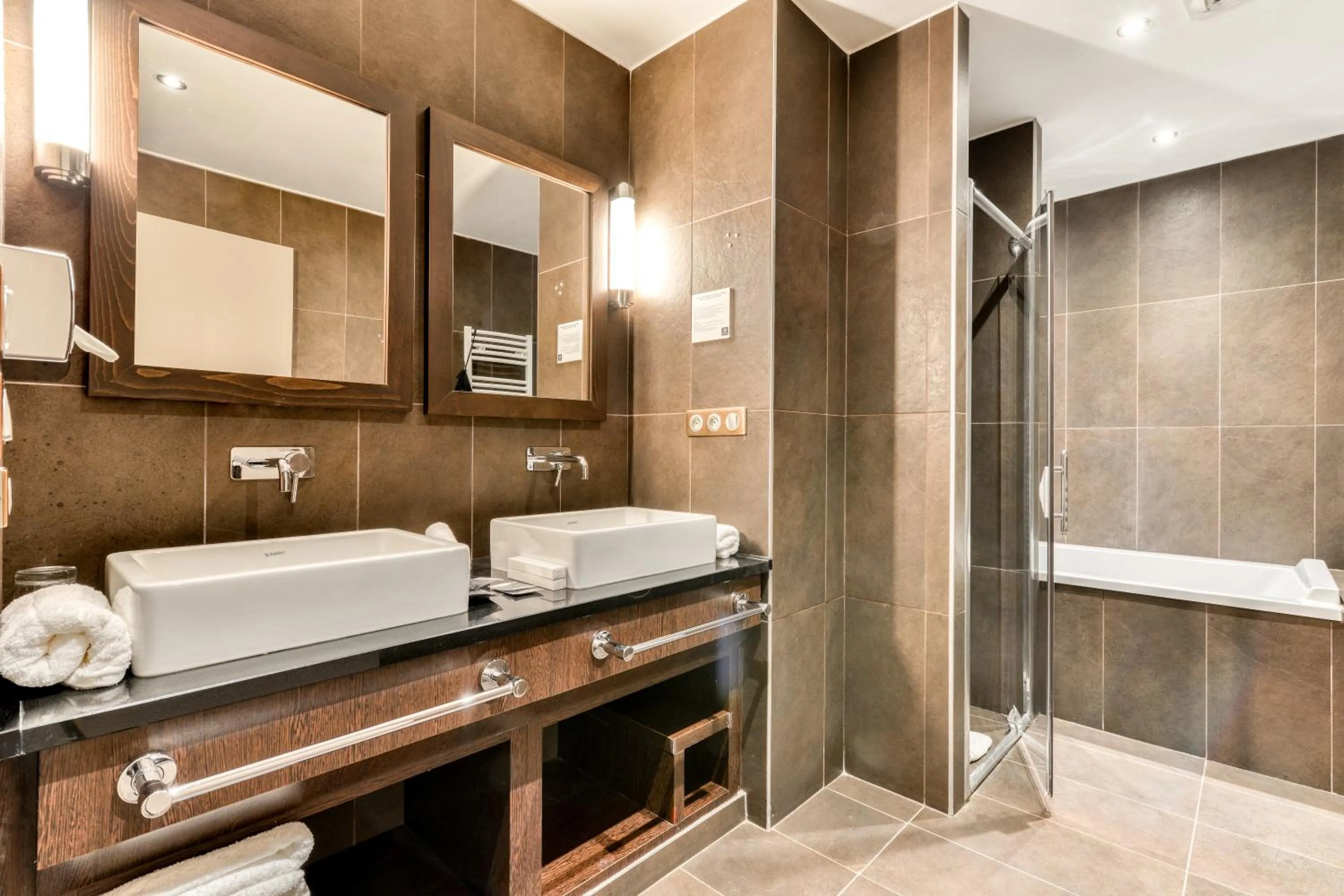 Bathroom in Zenitude Hotel La Valadière, Ascend Hotel Collection