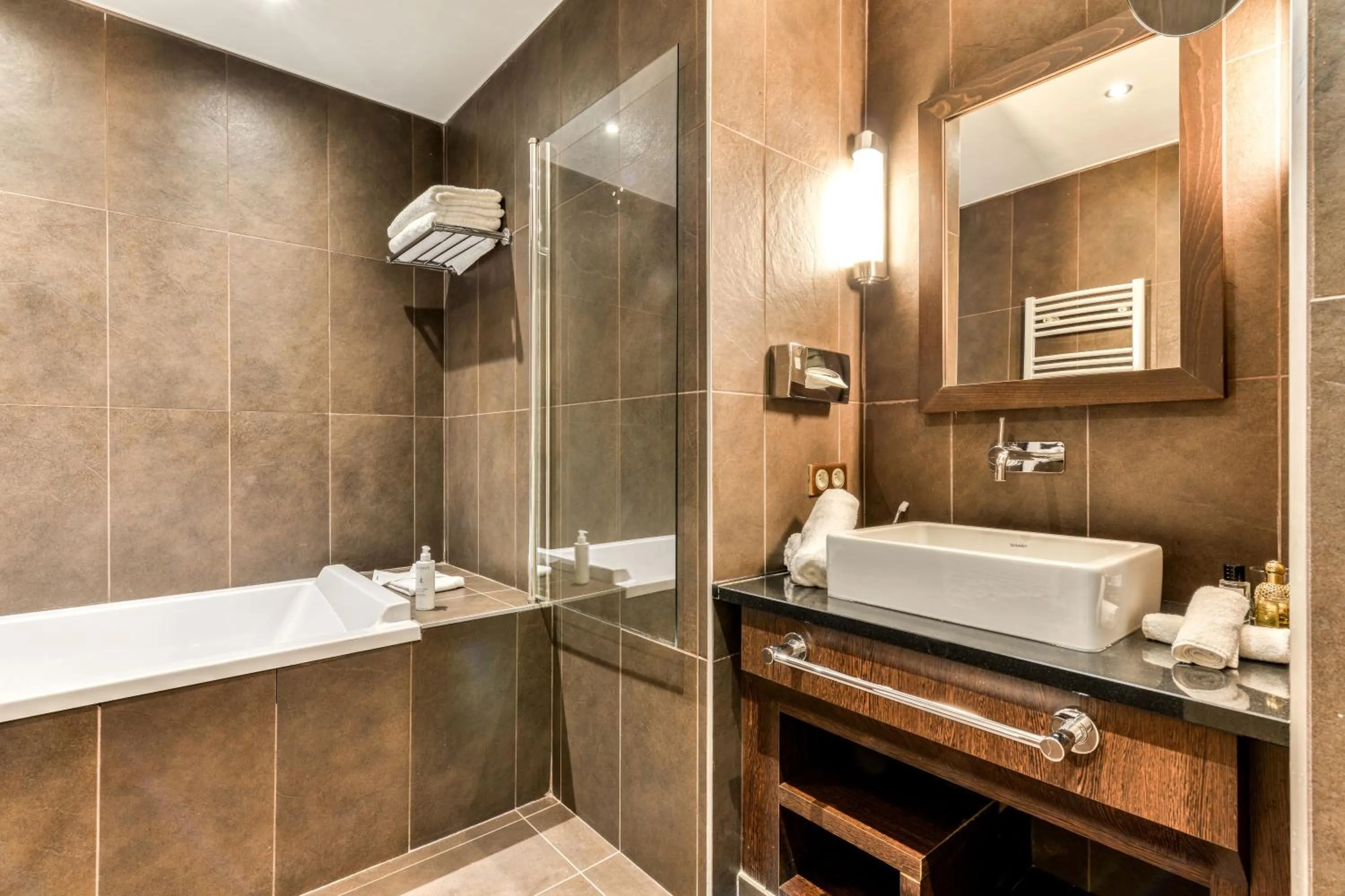 Bathroom in Zenitude Hotel La Valadière, Ascend Hotel Collection