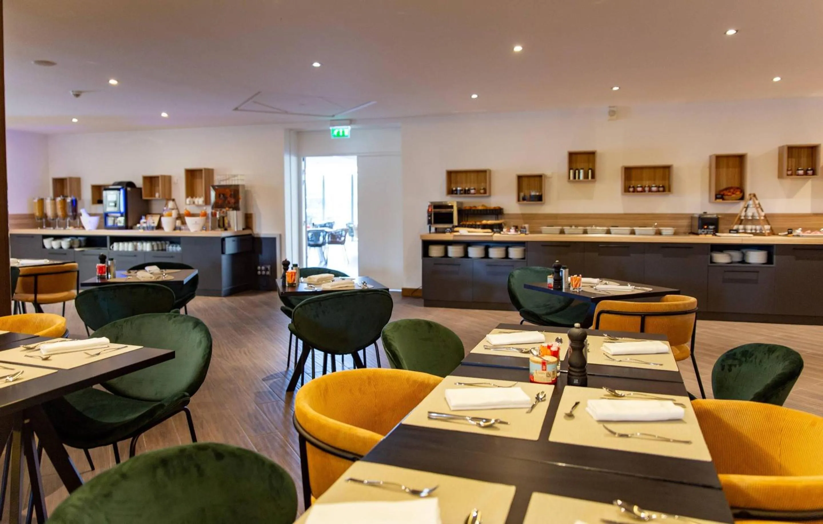 Breakfast in Zenitude Hotel La Valadière, Ascend Hotel Collection