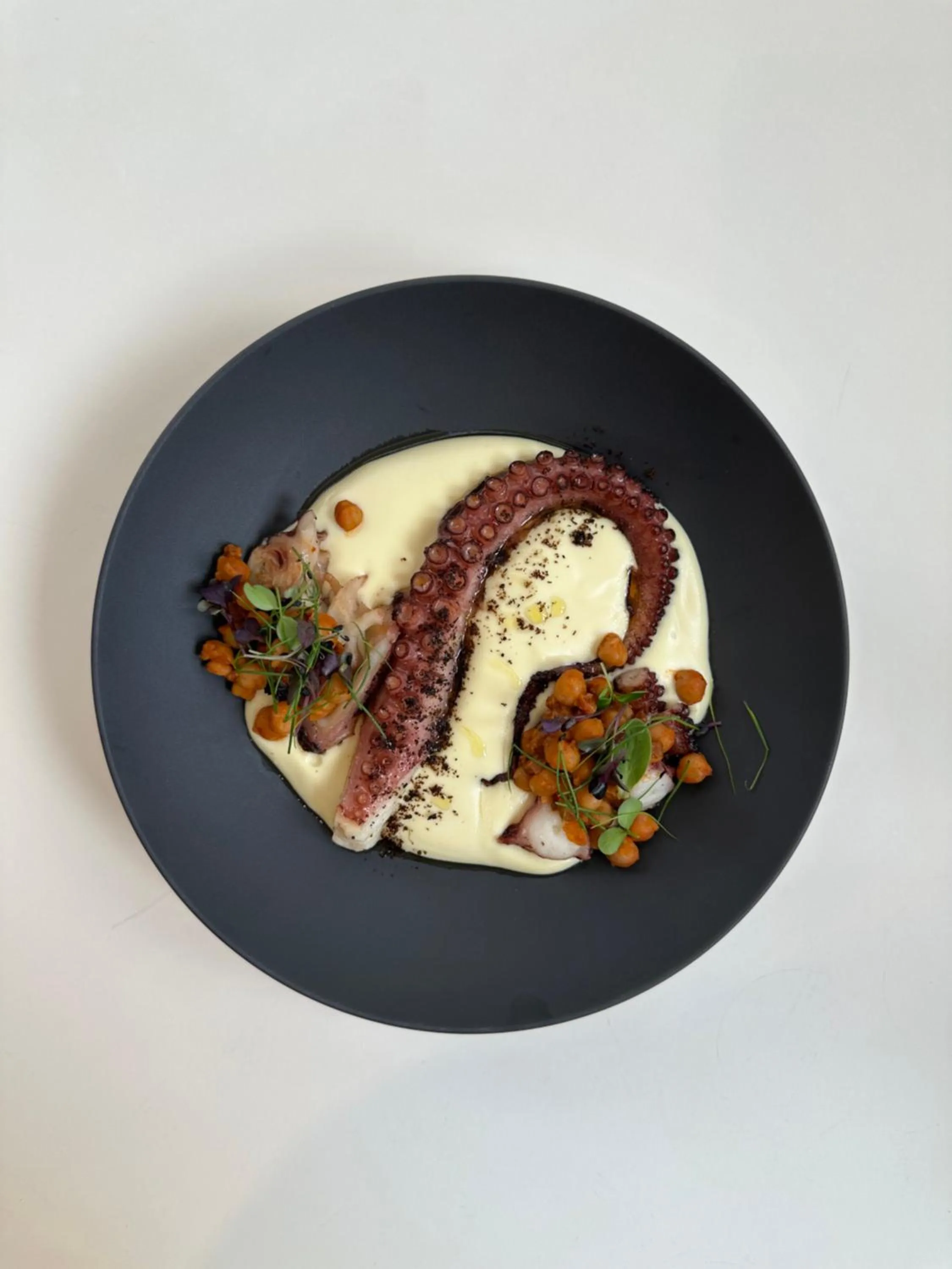 Restaurant/places to eat in Zenitude Hotel La Valadière, Ascend Hotel Collection