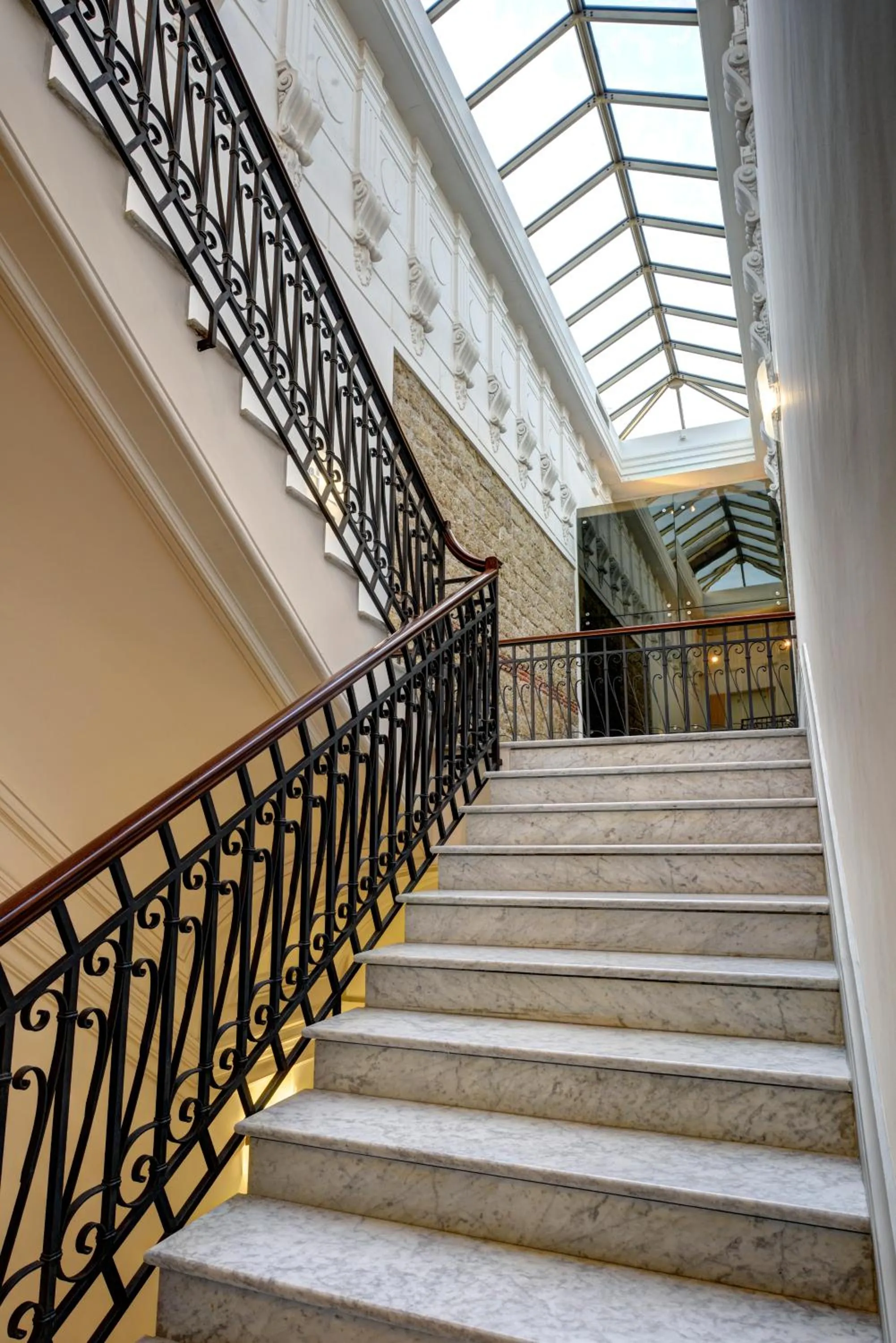 Lobby or reception in UNA Hotels Napoli