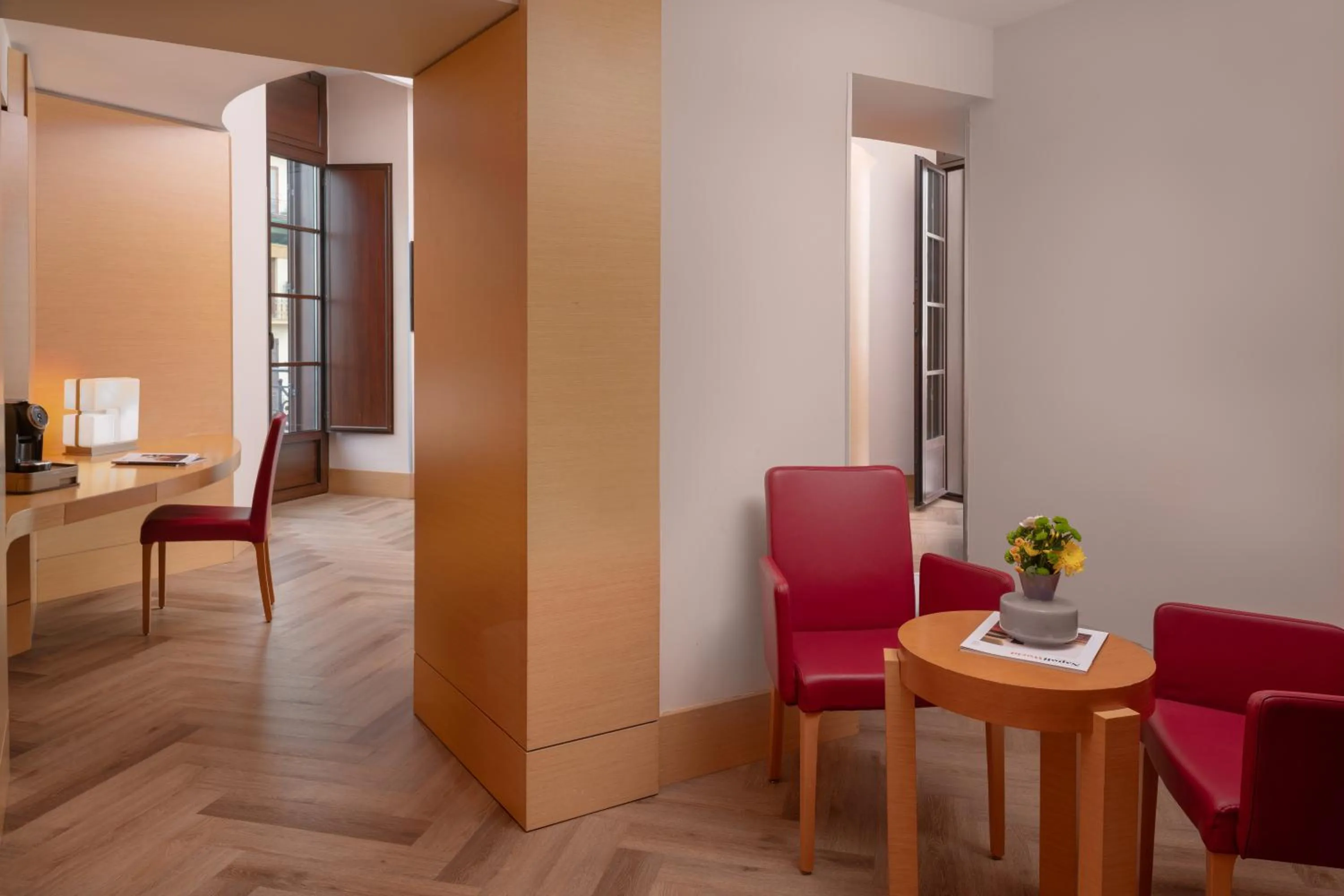 Photo of the whole room in UNA Hotels Napoli