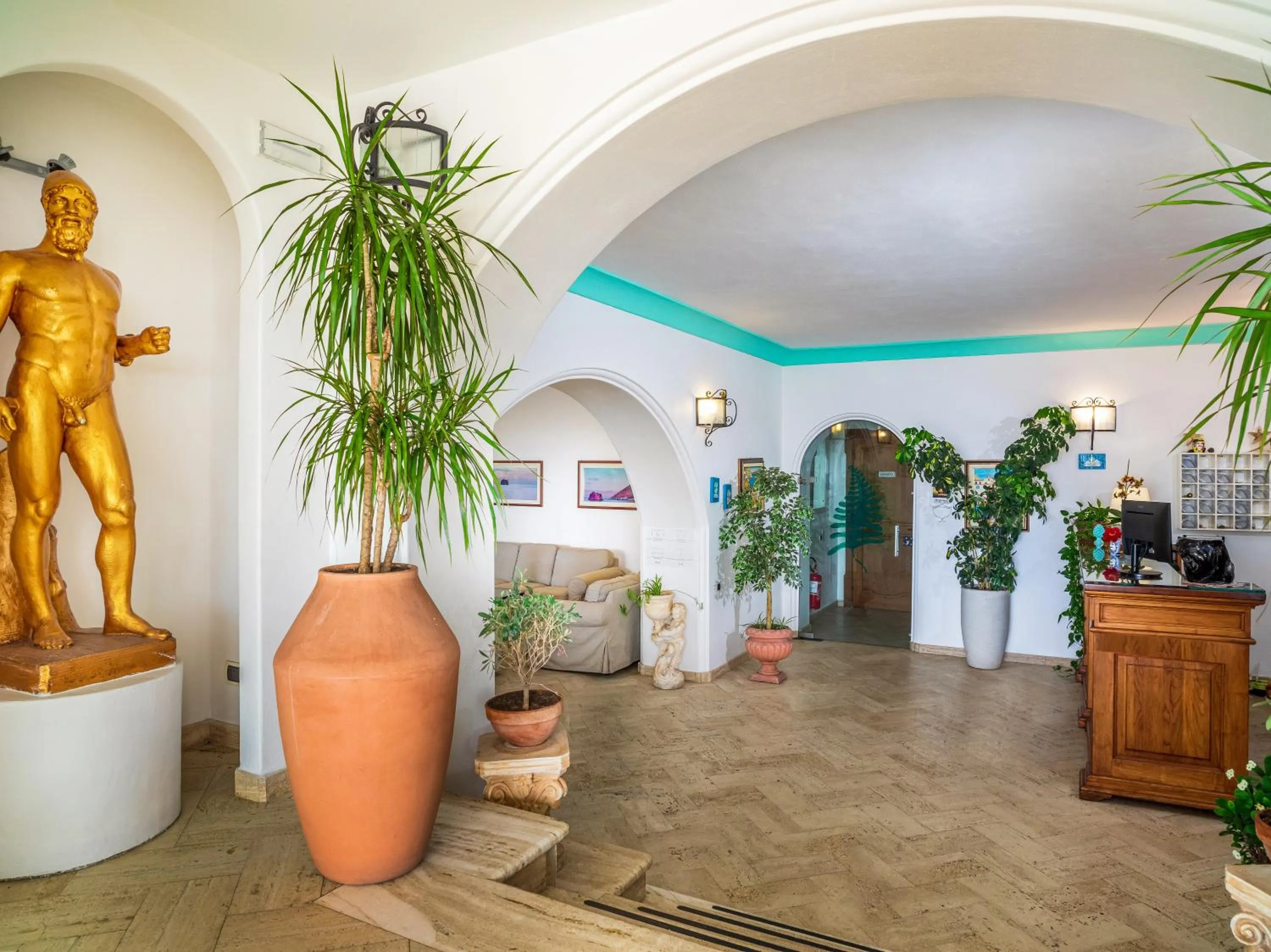 Lobby or reception in Hotel Ossidiana Stromboli Center