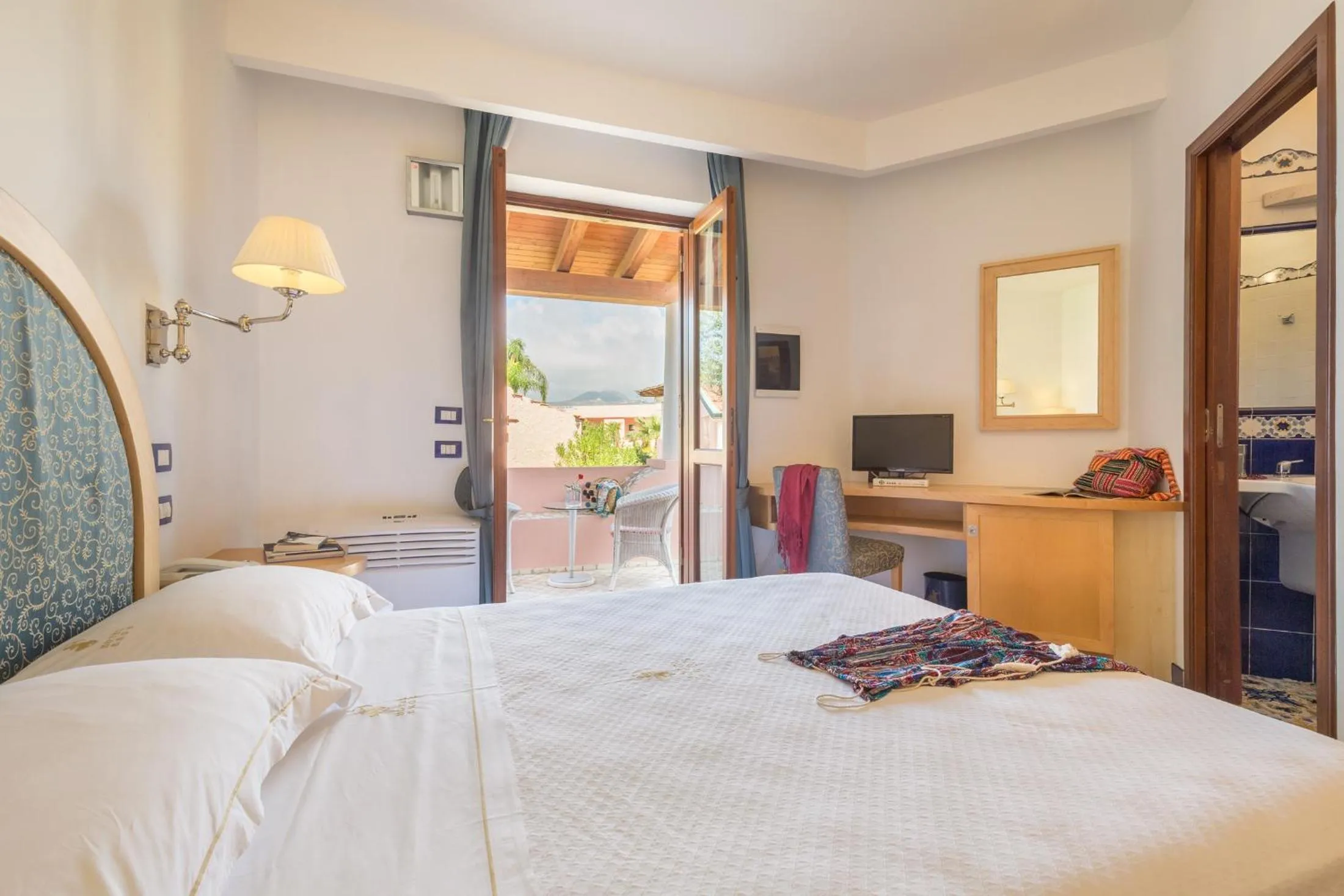 Photo of the whole room, Bed in Hotel Eros