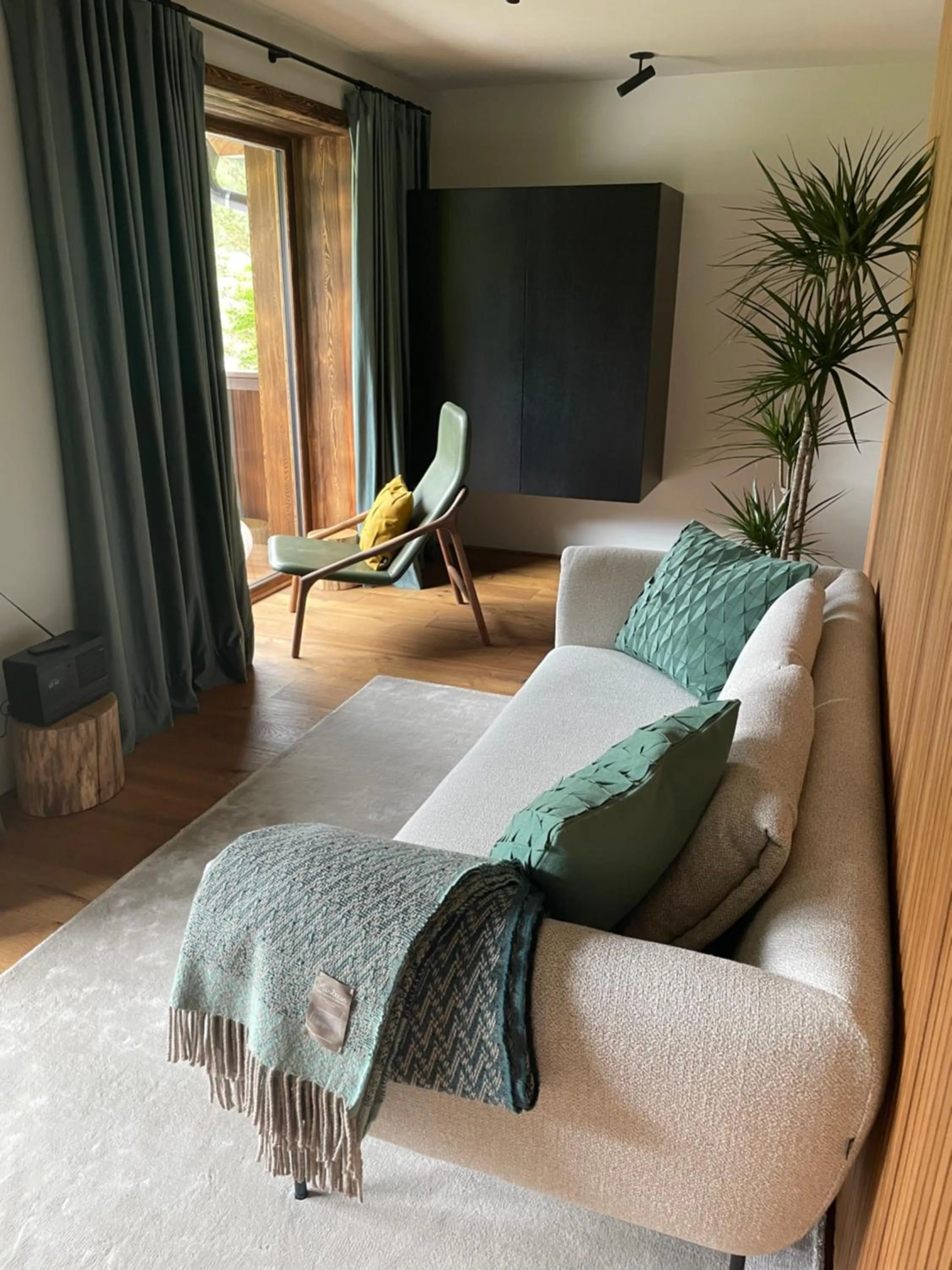 Balcony/Terrace, Bed in Milka Boutique Hotel