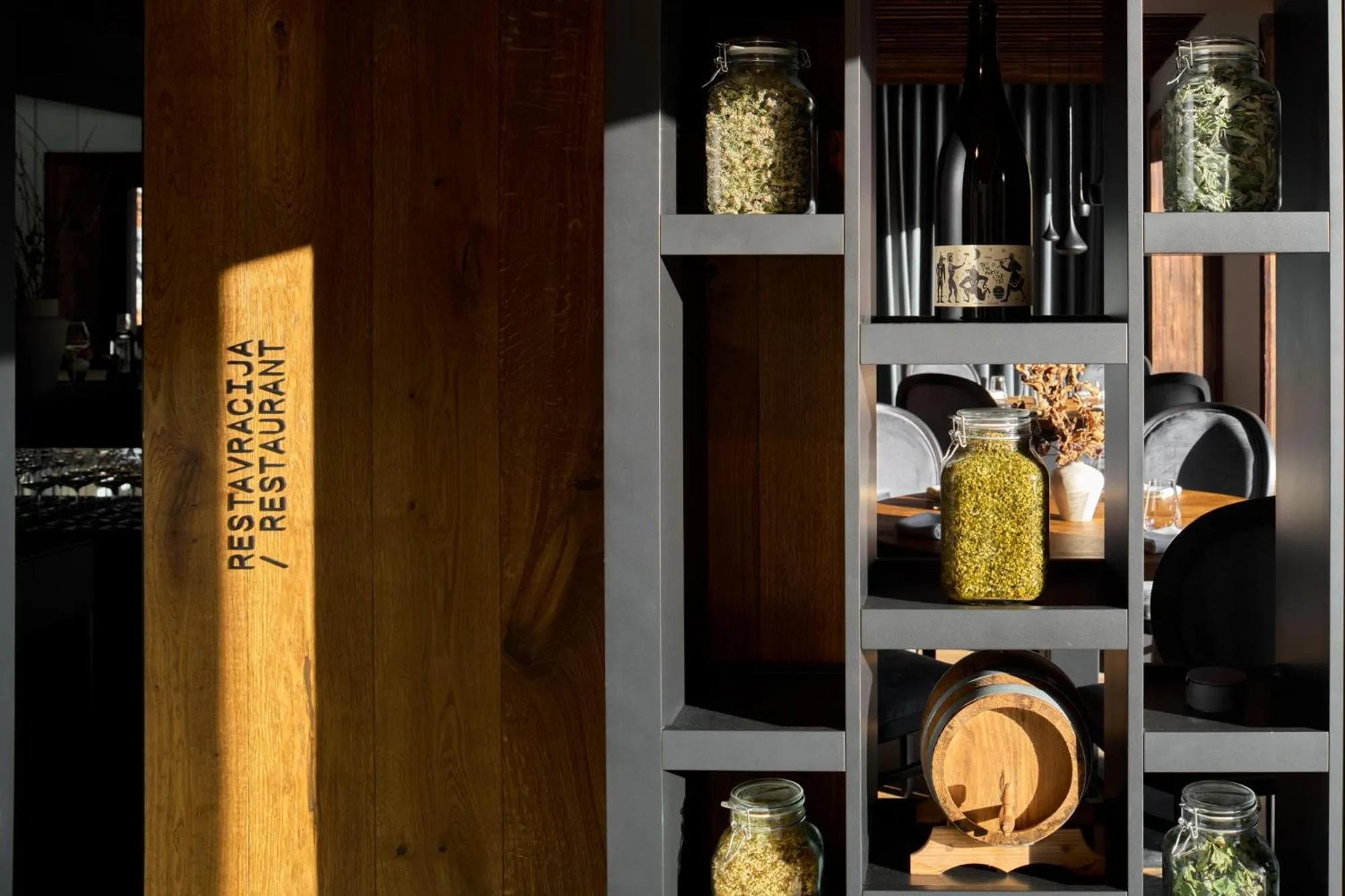 Restaurant/places to eat in Milka Boutique Hotel