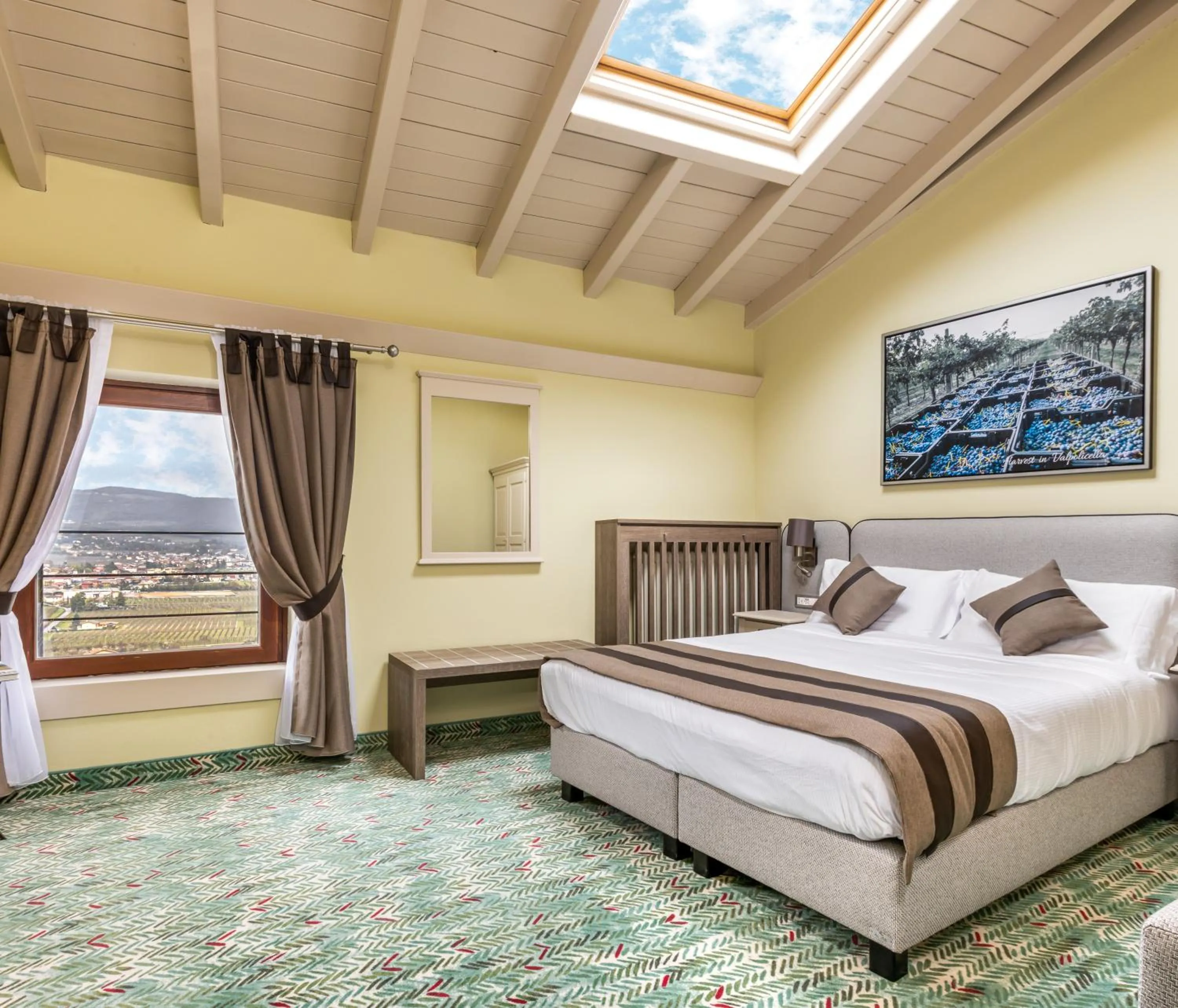 Bedroom, Bed in Castrum Wine Relais - Albergo Diffuso