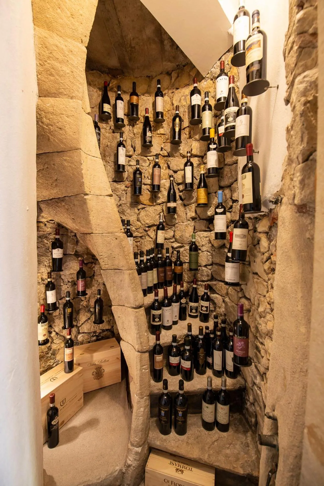 Food and drinks in Castrum Wine Relais - Albergo Diffuso