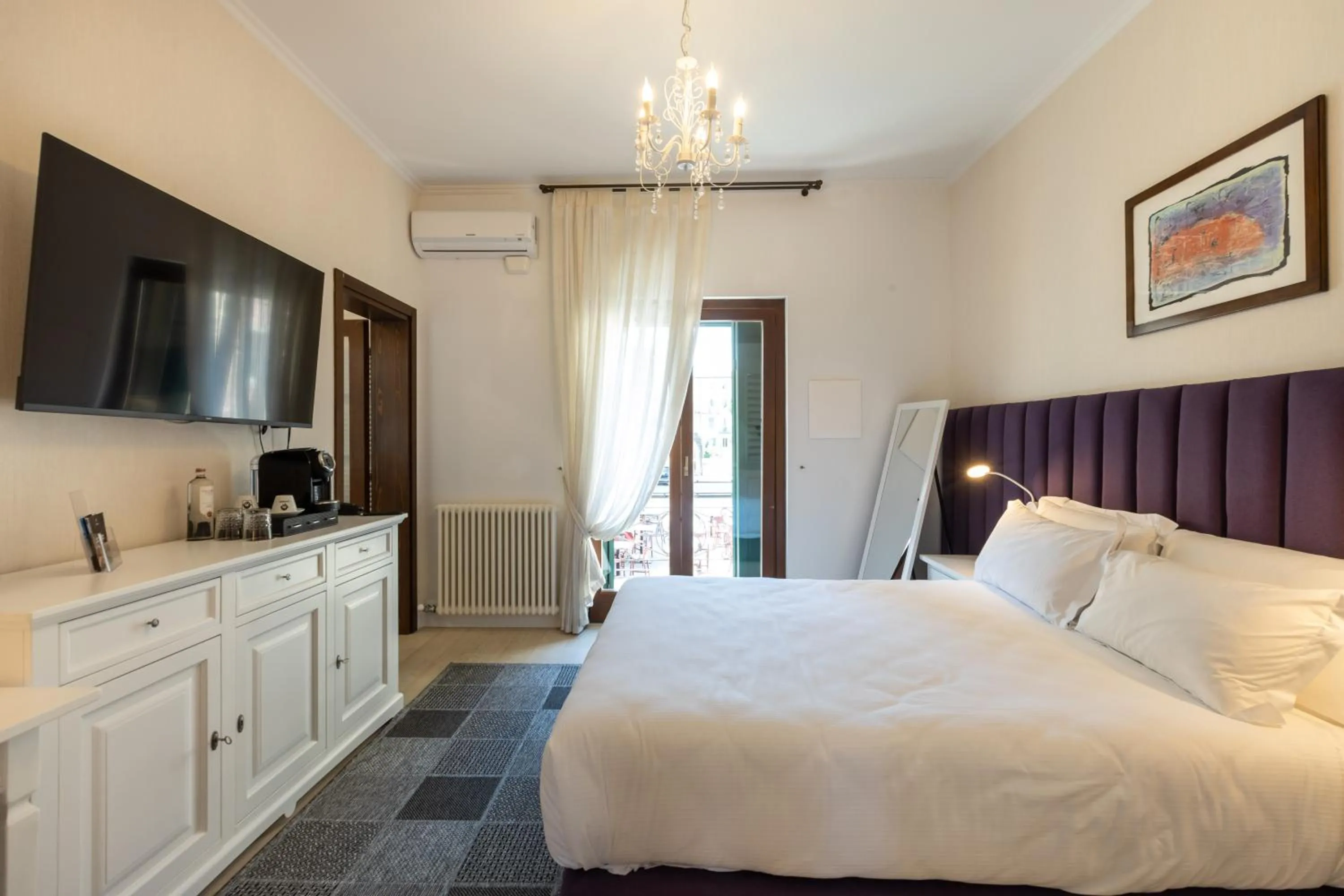 Bedroom, Bed in Castrum Wine Relais - Albergo Diffuso